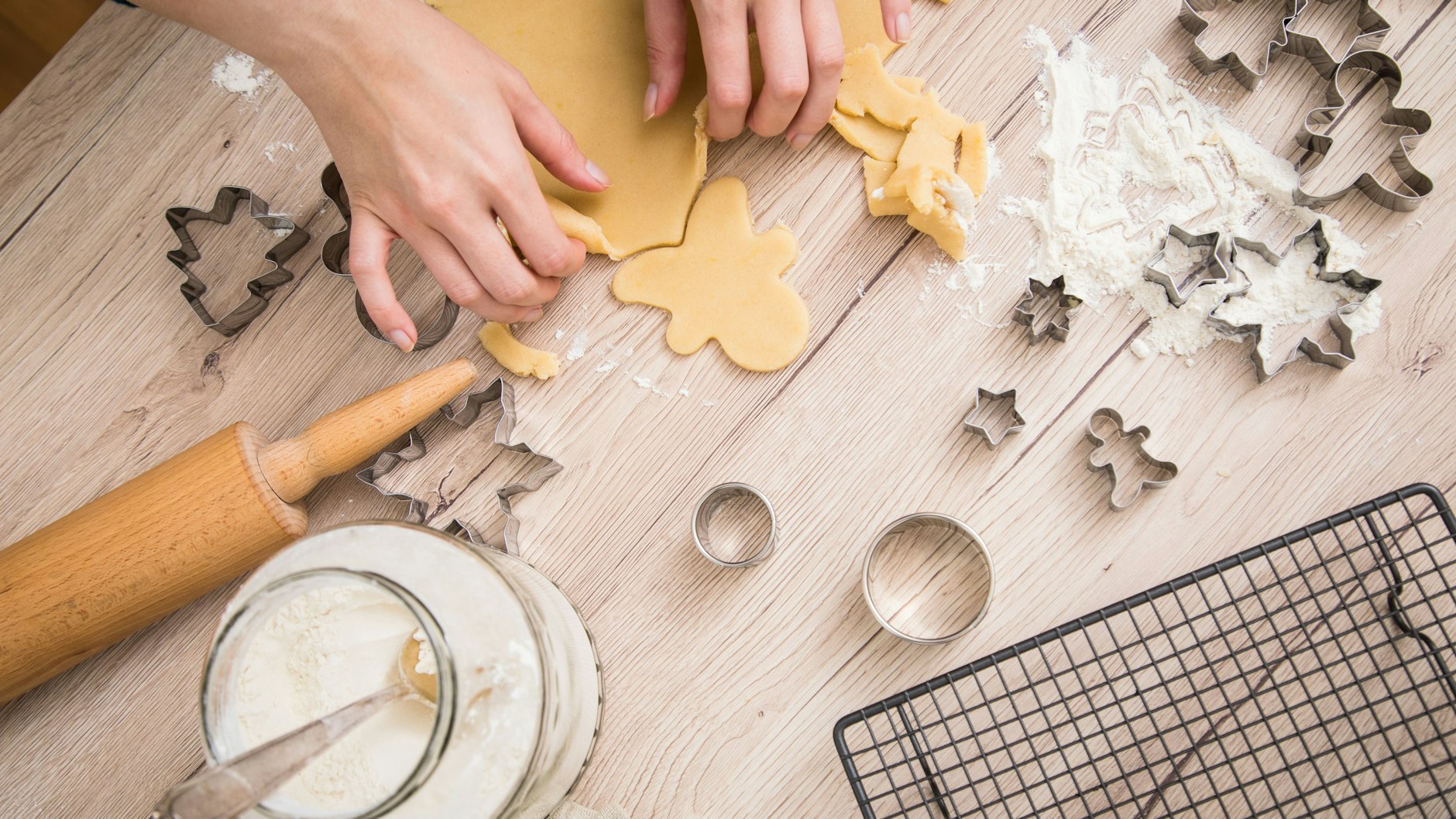 Wer zu Weihnachten Plätzchen selber backen will, muss für die Zutaten tief in die Tasche greifen.