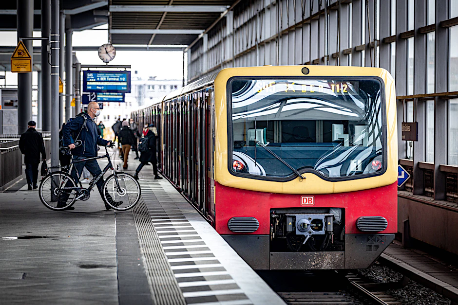 Wegen Personalmangel sind am Samstag sechs wichtige Linien der Berliner S-Bahn unterbrochen, darunter auch die S45.
