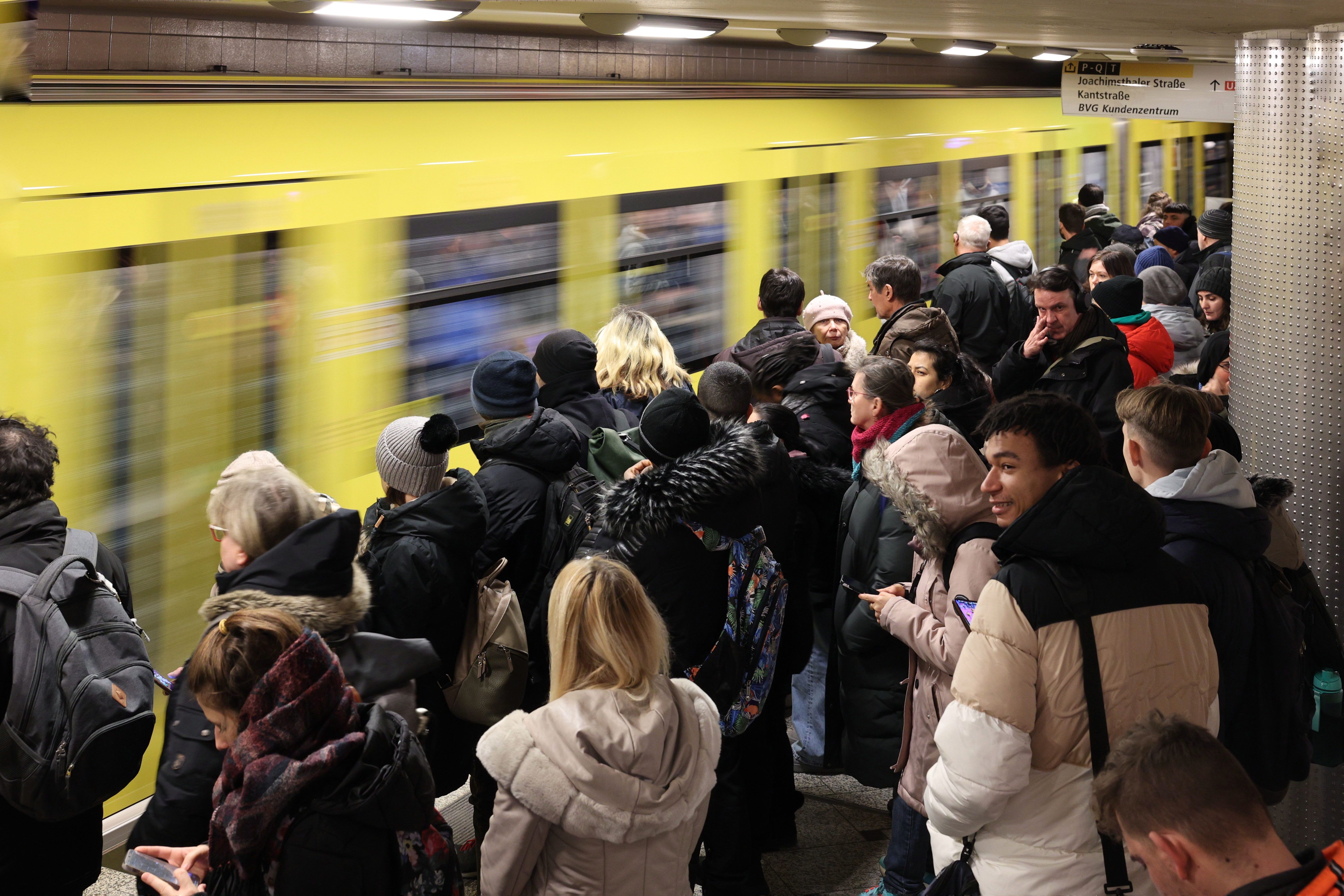 Stress In BVG Und S-Bahn: Auch Die Berliner Sind An Der Misere Schuld