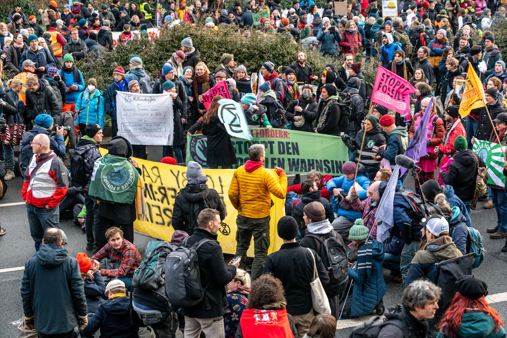 Blockade der Elsenbrücke ohne Sekundenkleber: „Ein lebendiges, buntes Aktionsbild, das Menschen anspricht“