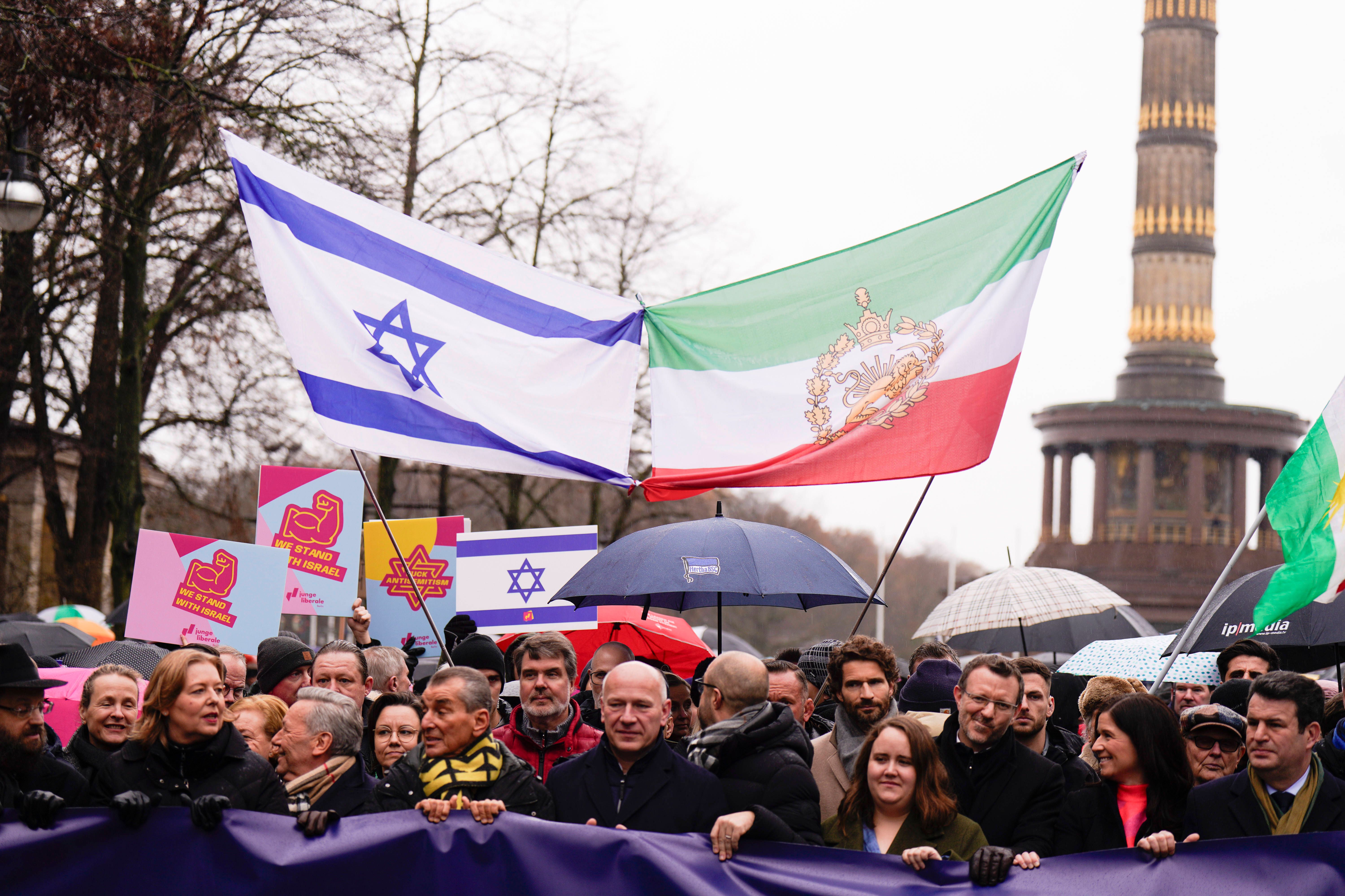 Zeichen Gegen Judenhass: Tausende Bei Demo Am Brandenburger Tor