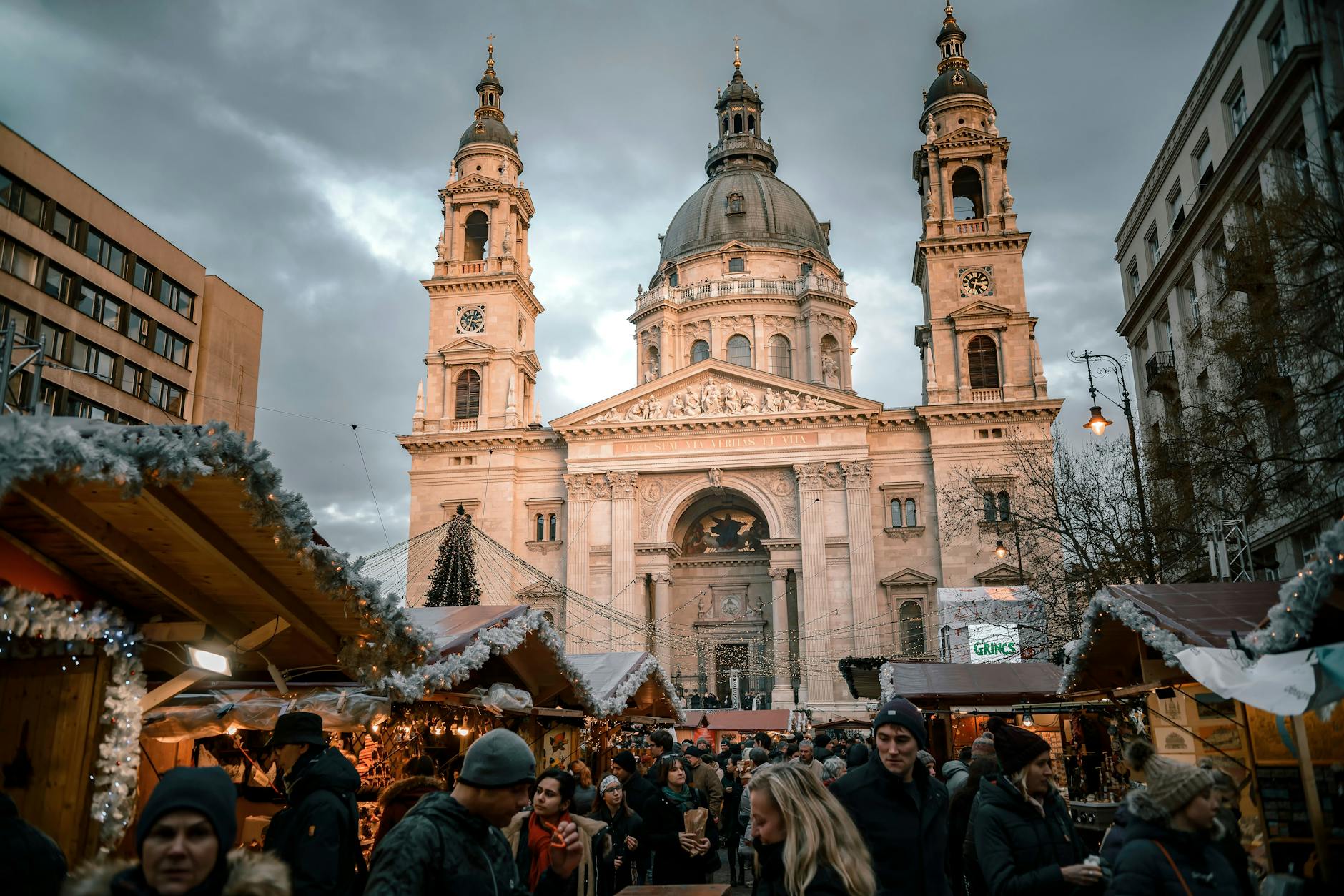 Der Weihnachtsmarkt in Budapest soll laut dem Ranking der beste in Europa sein. Unser Autor kann nicht zustimmen.