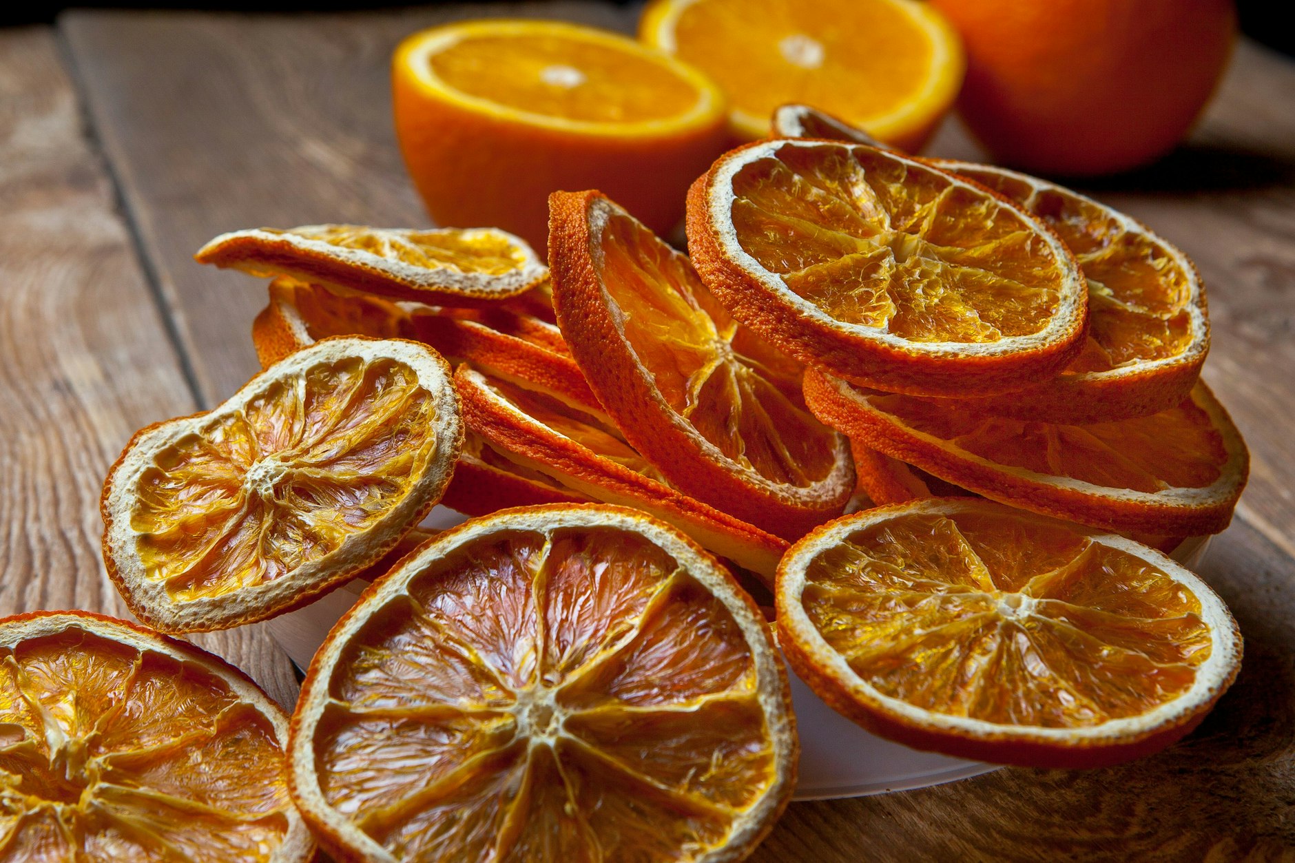 Getrocknete Orangen sind schön und duften lecker.