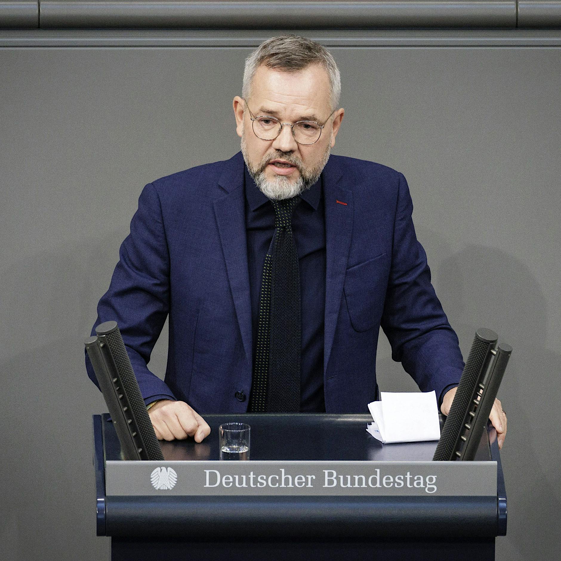 Michael Roth über Weidel-Interview: „Niemand redet über ihre dämlichen Antworten“