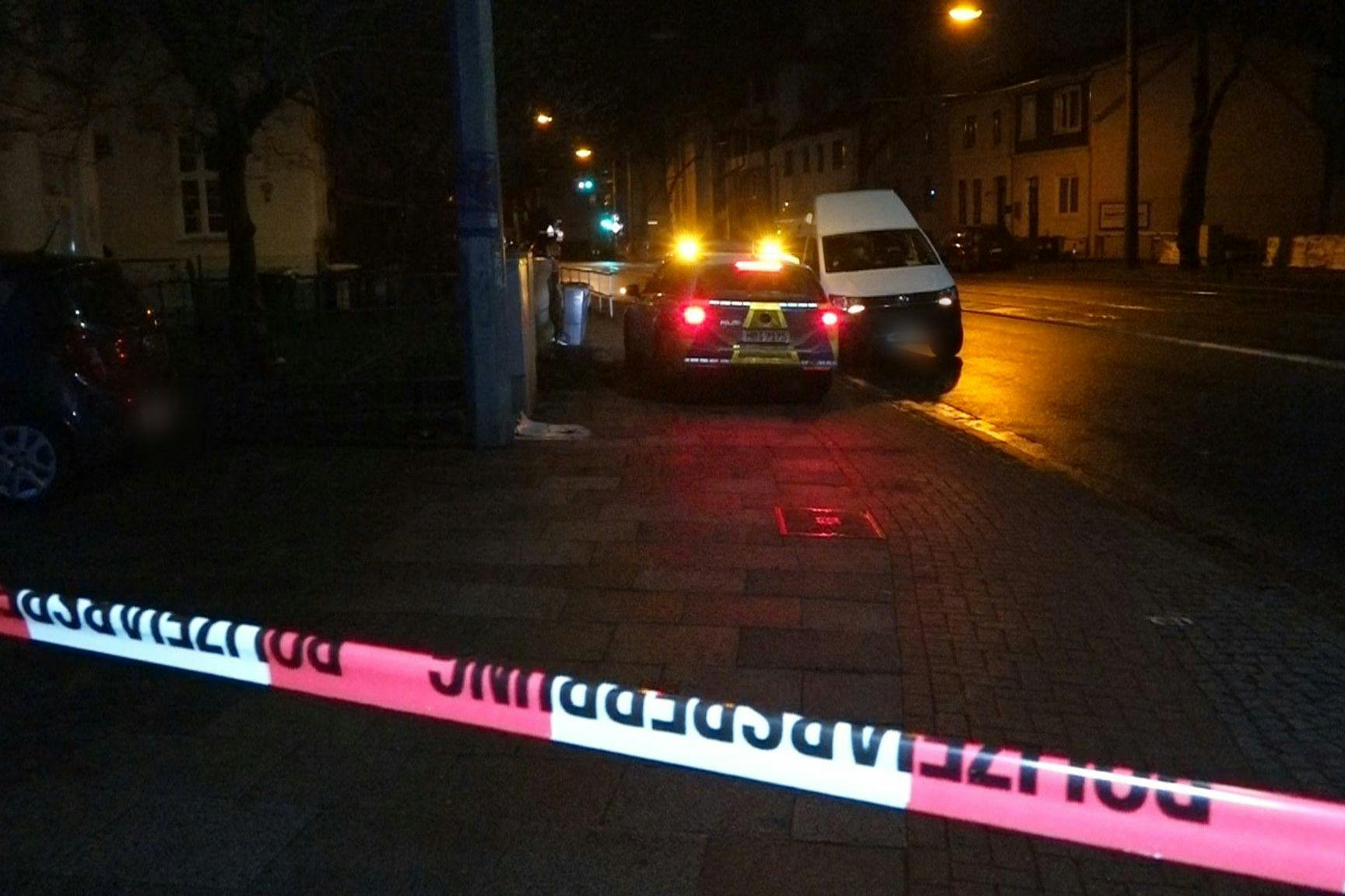 Der Mann soll seine Schwester in einem Haus in Bremen getötet haben.