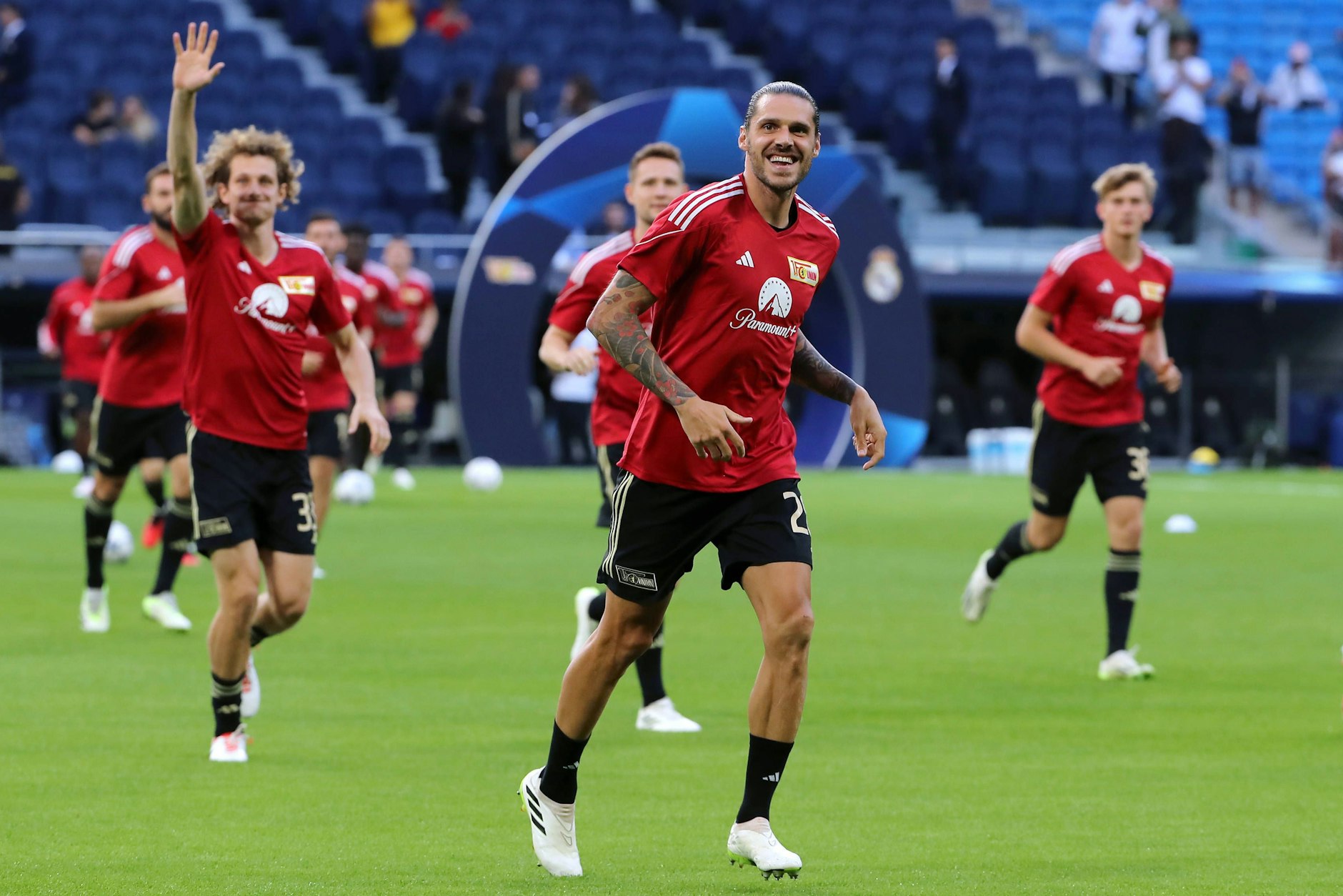 Nicht nur zum Grüßen, sondern auch zum Gewinnen da: Die Profis des 1. FC Union wollen Real Madrid ärgern.