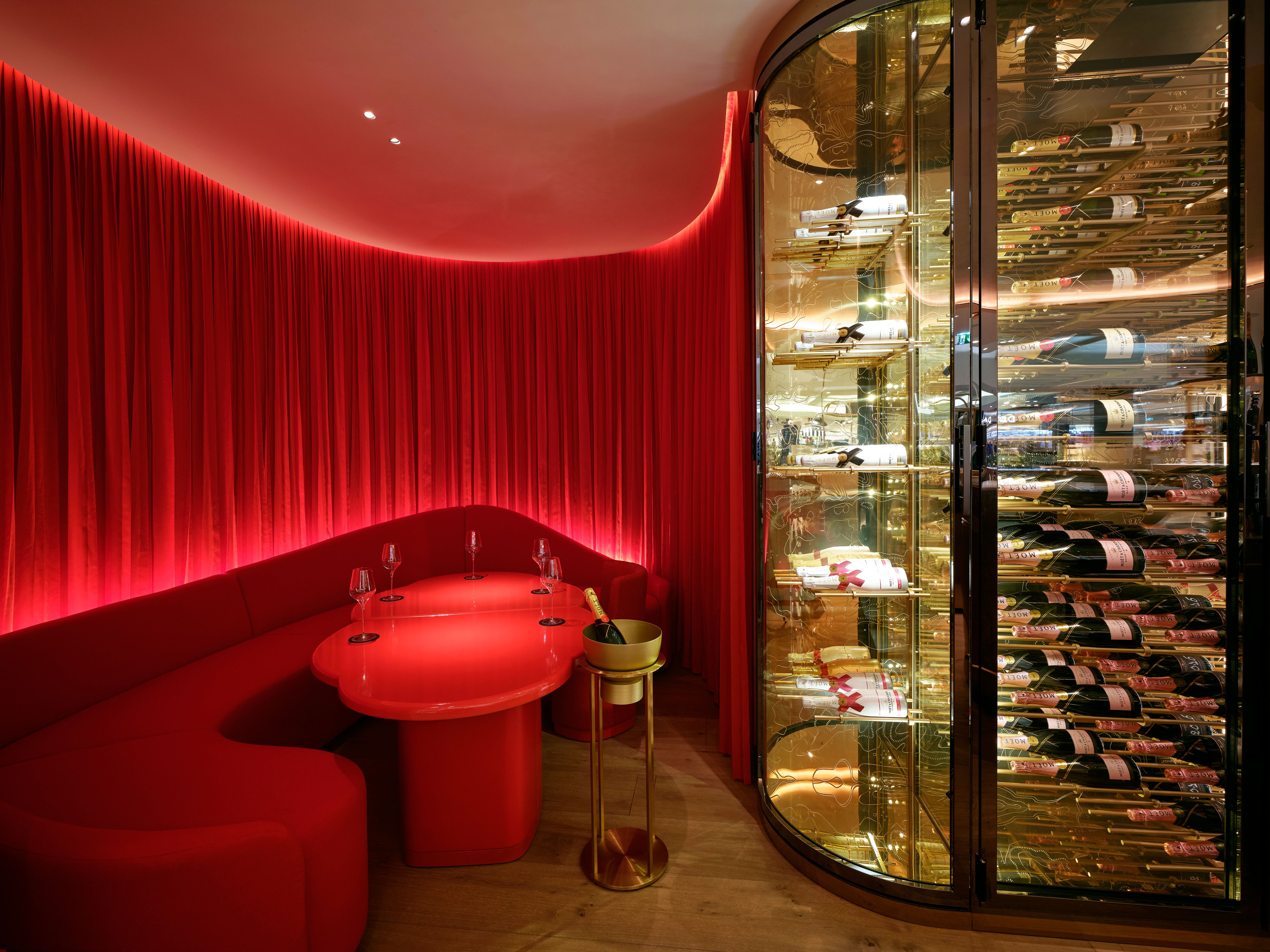 KaDeWe: Champagner für Alle – warum Dienstag der schönste Tag im Berliner Luxuskaufhaus ist