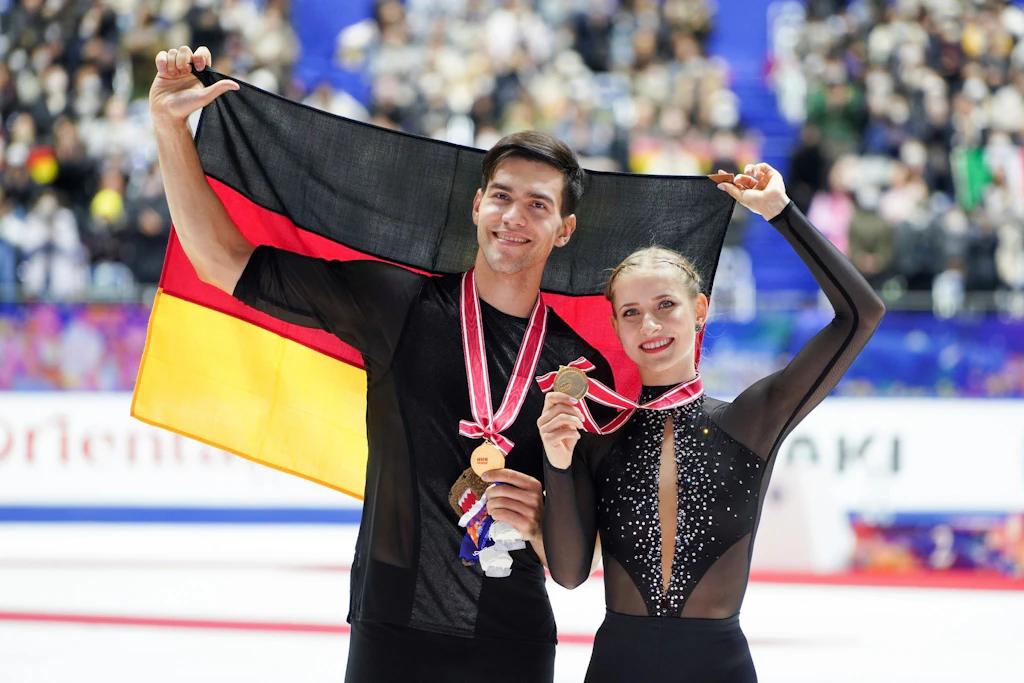 Hase/Volodin gewinnen Grand Prix-Finale in Peking