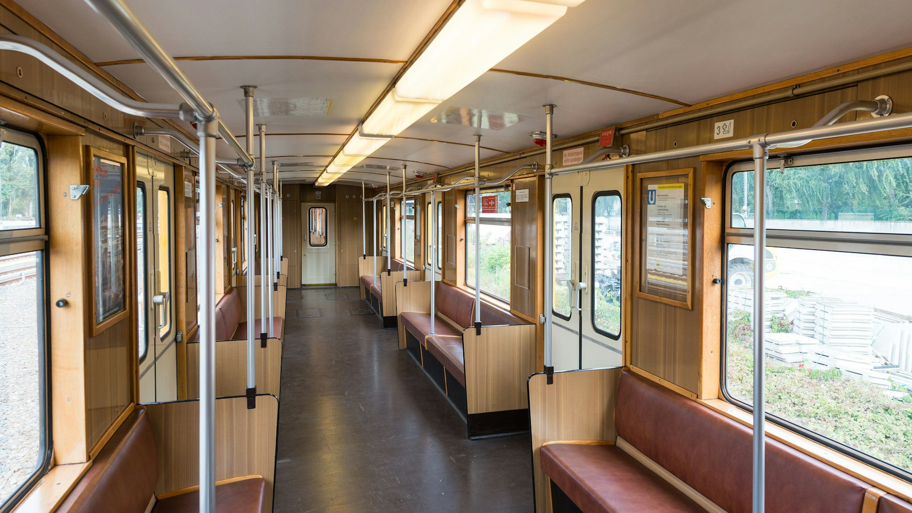 So sieht der umgebaute U-Bahn-Zug im Innern aus.