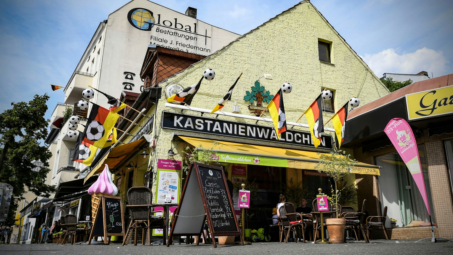 Norbert Raeder (51) kämpfte als Chef während der Corona-Zeit um das Überleben seiner Kneipe Kastanienwäldchen.&nbsp;