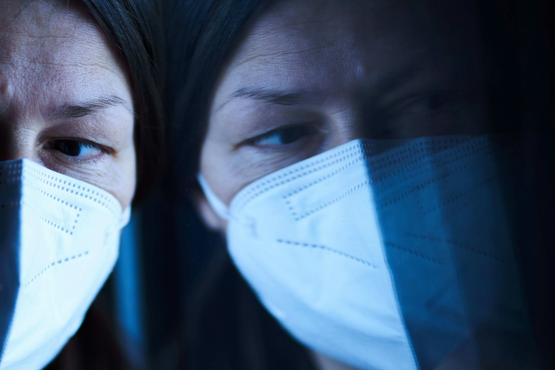 In Berlin wird über die Wiedereinführung der Maskenpflicht gestritten.
