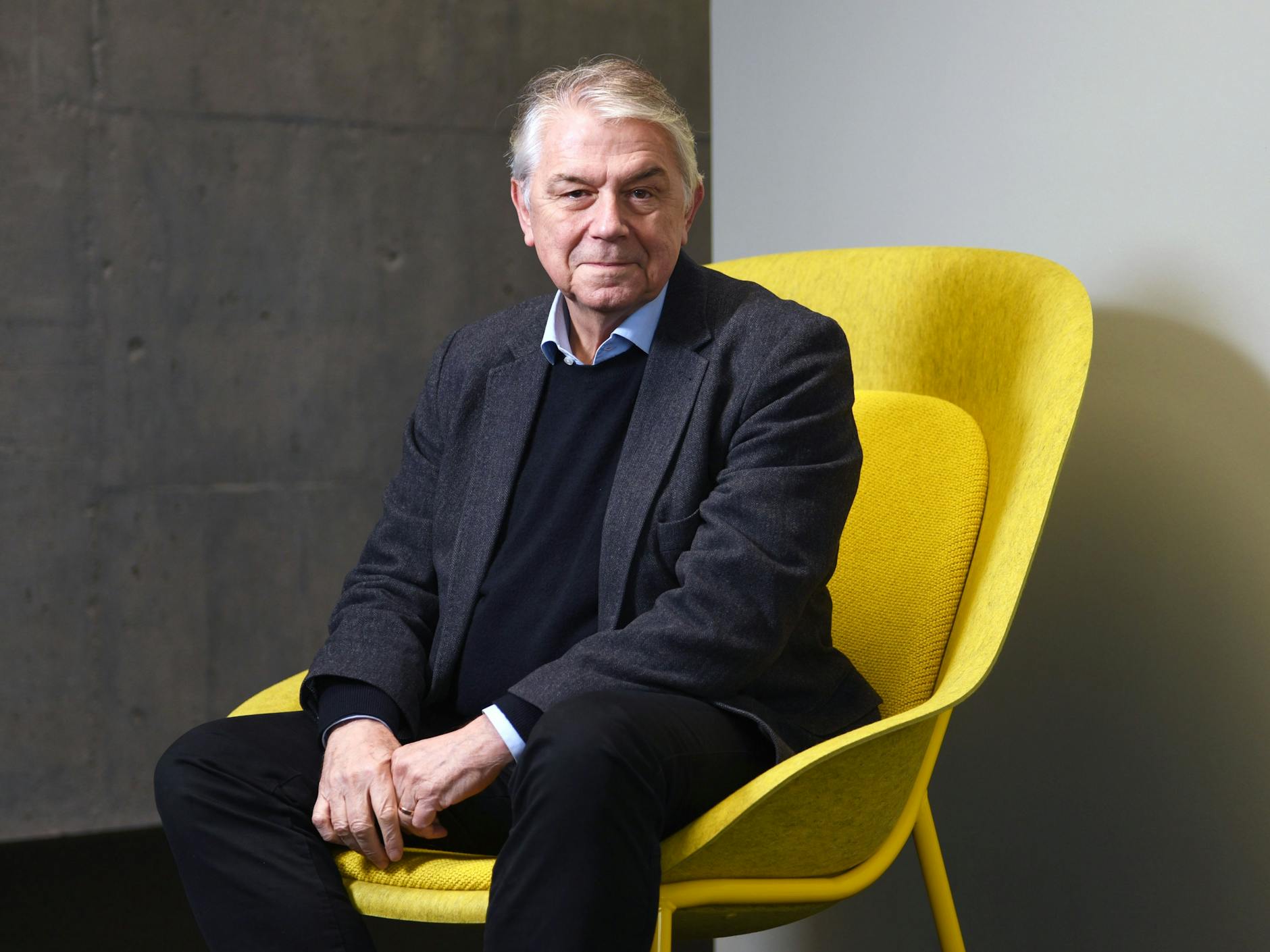 Ulrich Khuon war bis zum Sommer Intendant des Deutschen Theaters Berlin und übernimmt die nächste Spielzeit interimistisch das Zürcher Schauspielhaus.