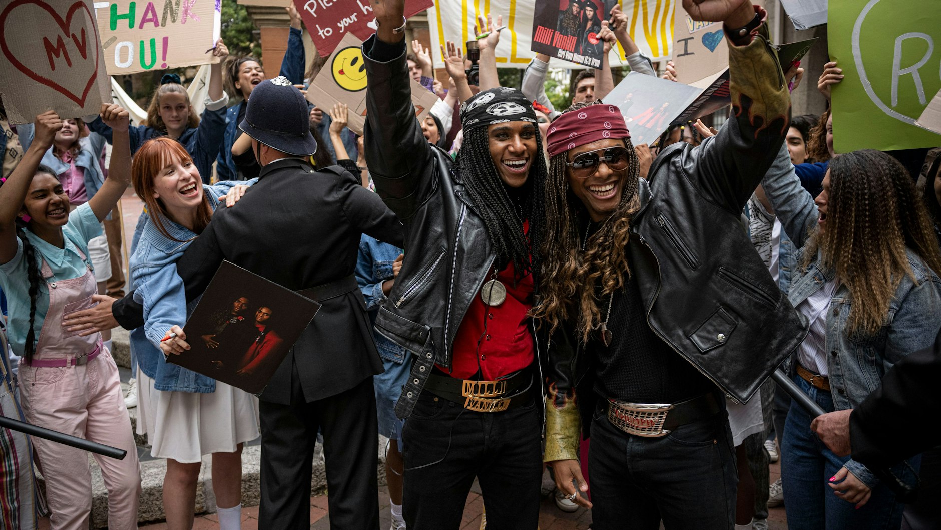Tijan Njie (l.) und Elan Ben Ali (r.) als Rob und Fab in „Girl You Know It’s True“