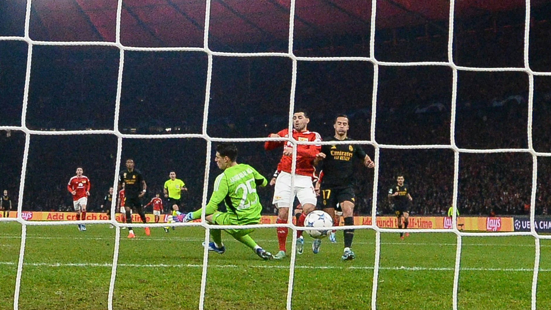 Da lag noch eine Sensation in der Luft: Kevin Volland erzielt das Tor zum 1:0 gegen Real Madrid.