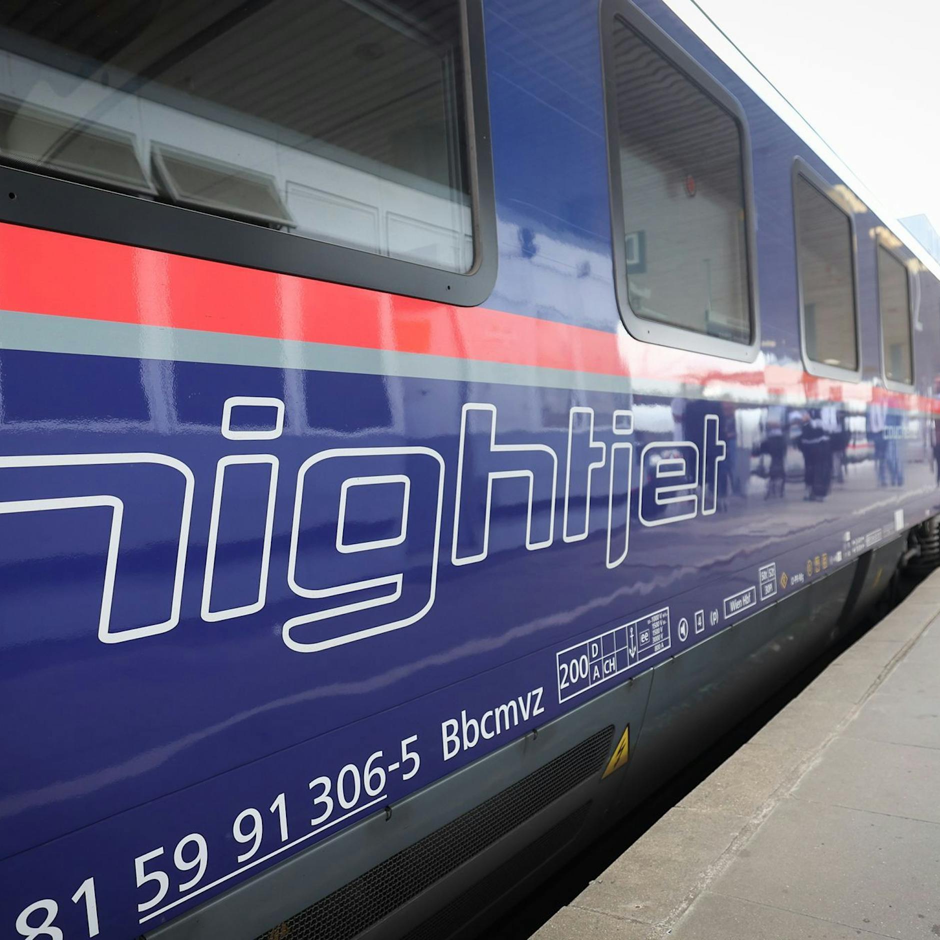 Neuer Nachtzug Berlin–Paris gestartet