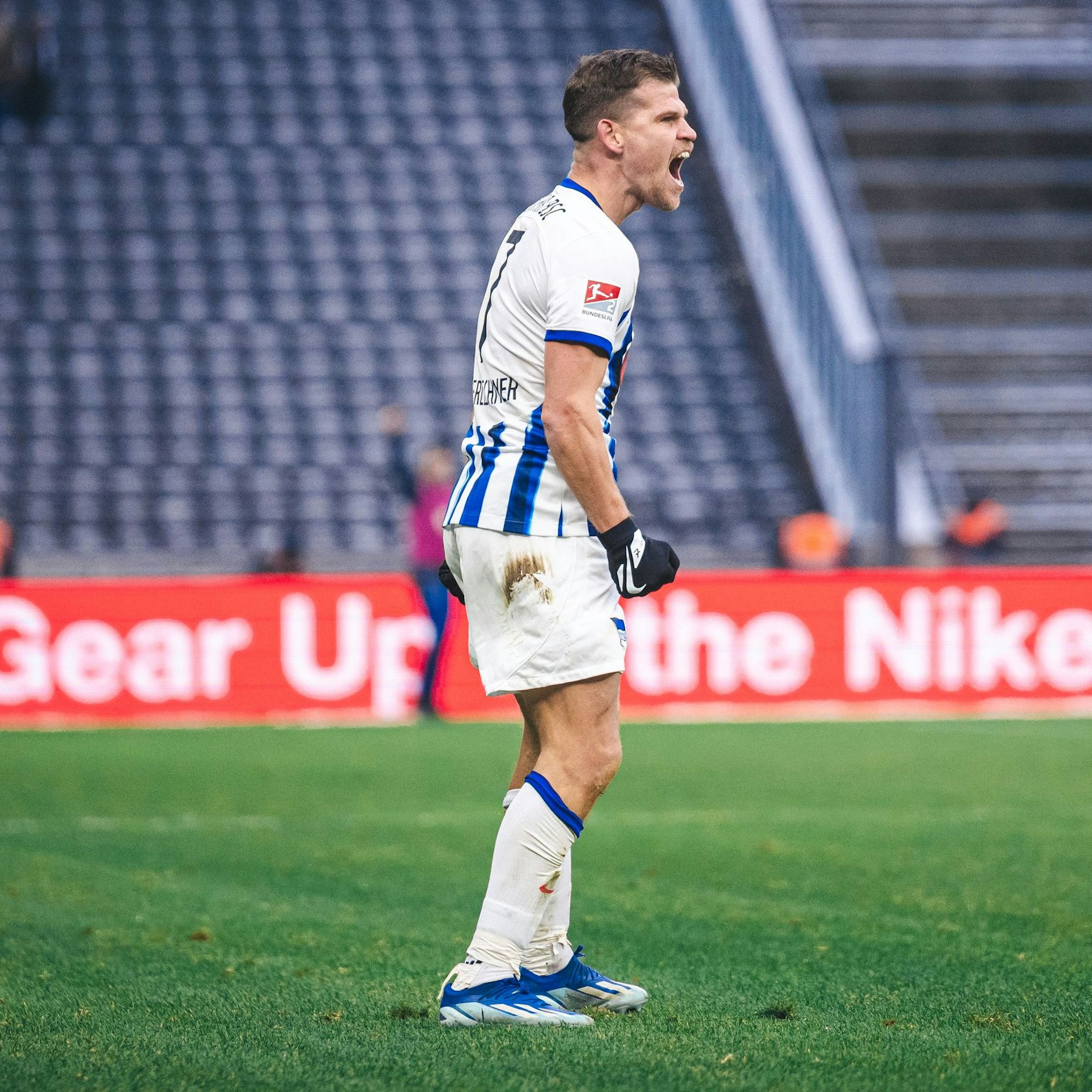 Gut gebrüllt, noch besser getroffen! Beim 5:1-Heimsieg gegen Elversberg traf Herthas Stürmer Florian Niederlechner dreimal.
