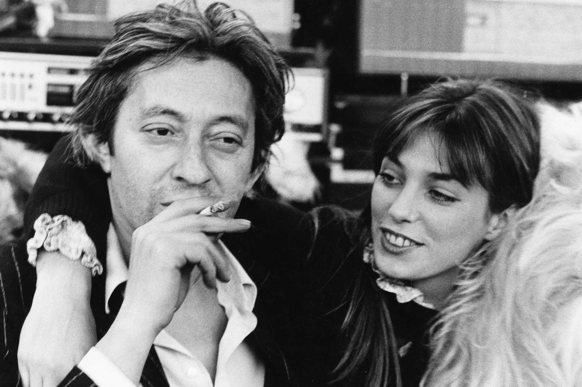 Serge Gainsbourg und Jane Birkin auf einem Archivfoto aus dem Jahr 1973. Jetzt protestieren Feministinnen gegen eine Ehrung für den Musiker. 