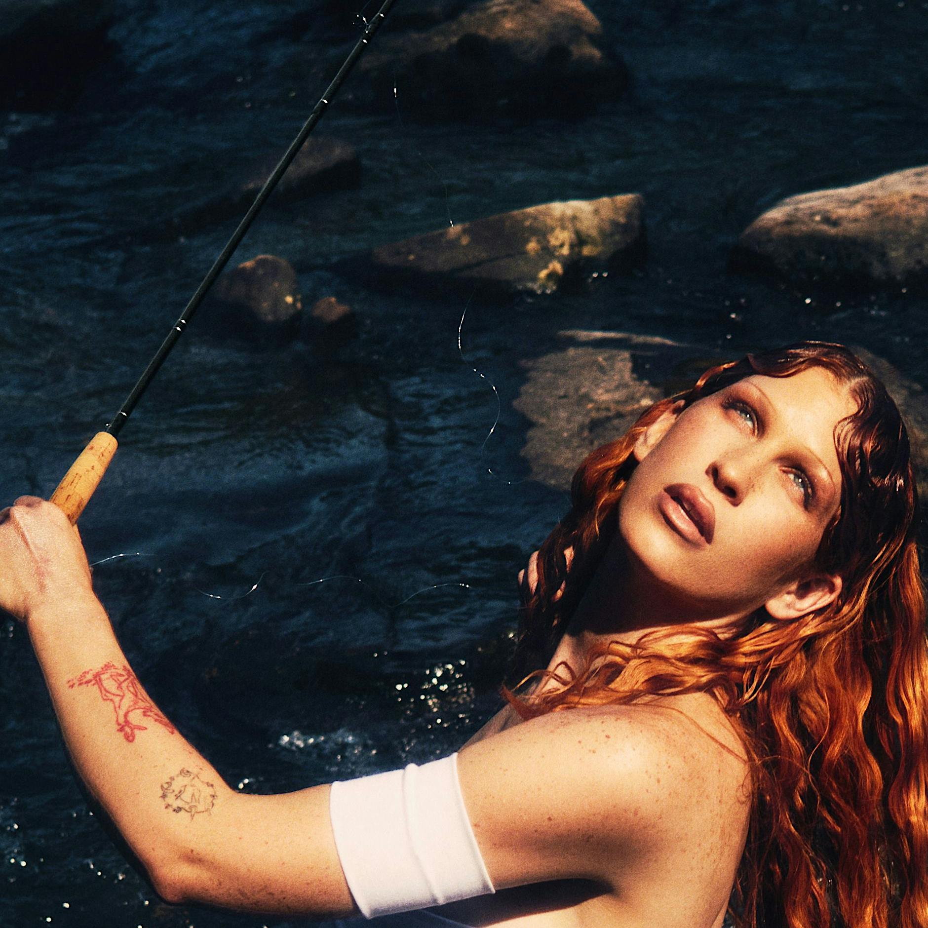 10 Fragen über Mode an Eartheater:„Ich habe riesige Brüste, und die brauchen nun mal guten Halt“