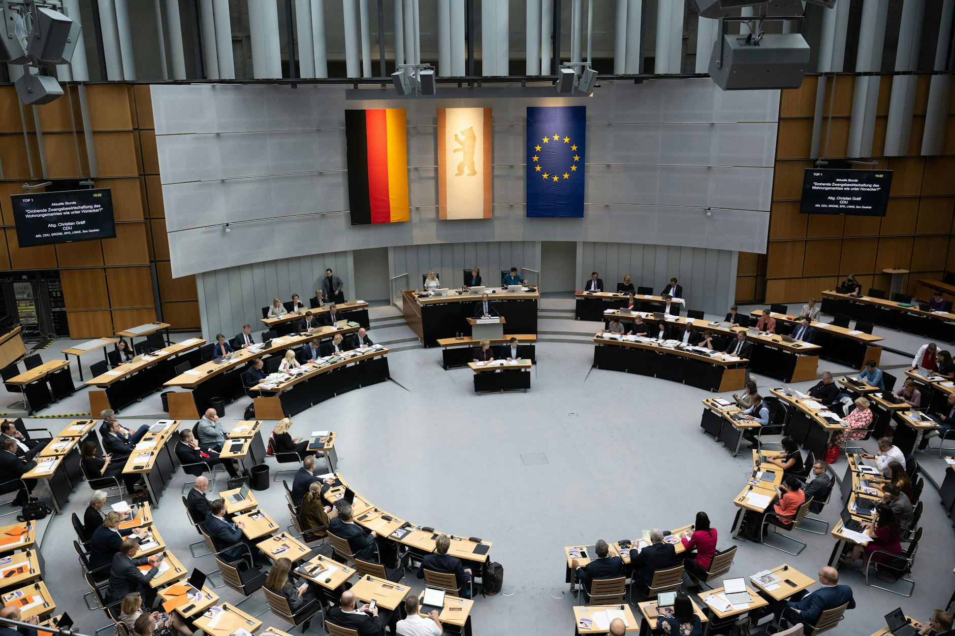 Das Abgeordnetenhaus in Berlin hat kurz vor dem Jahresende eine lange Liste mit geplanten Beschlüssen.