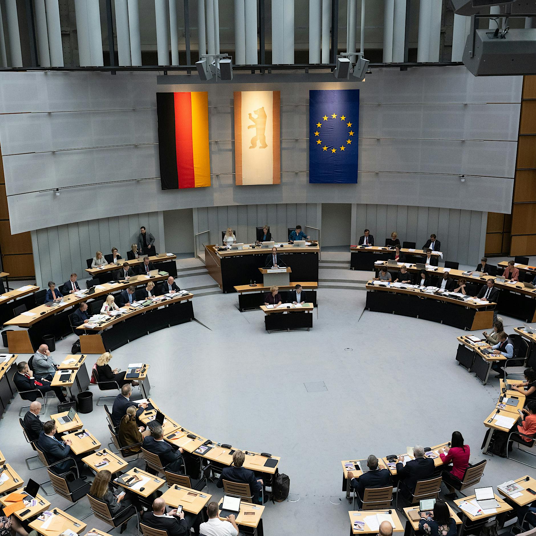 Wahlalter 16, Haushalt, Polizeigesetz, RBB-Vertrag, Bauordnung: Darüber stimmt das Berliner Abgeordnetenhaus heute ab