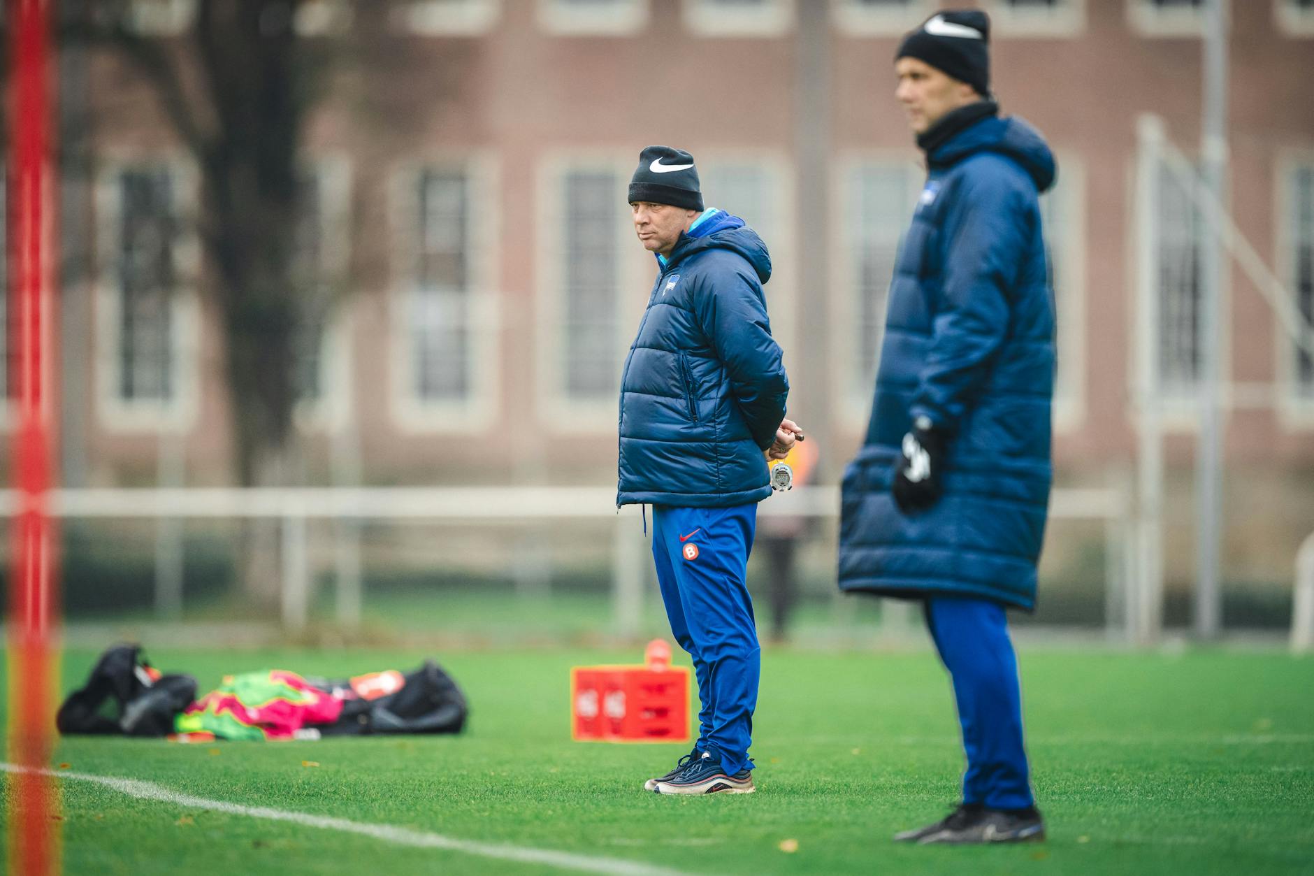 Ließ diese Woche vor dem Spiel gegen den VfL Osnabrück intensiv trainieren: Hertha-Trainer Pal Dardai (47).