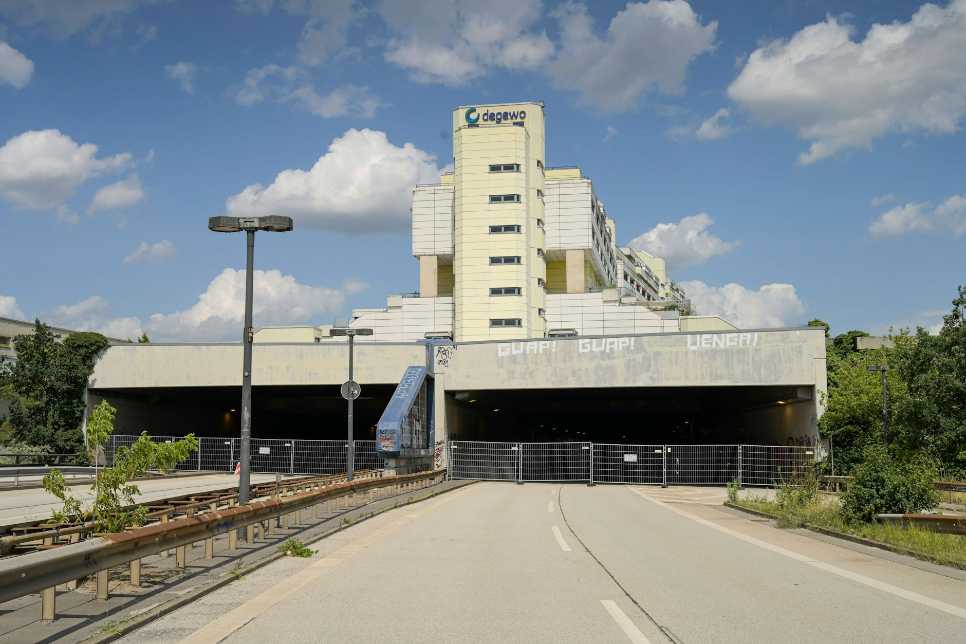 Seit April 2023 ist der Schlangenbader Tunnel geschlossen.