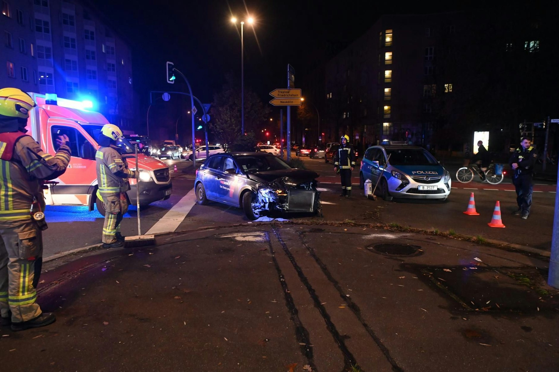 In Kreuzberg kam es zu einem schweren Unfall mit einem Carsharing-Fahrzeug.