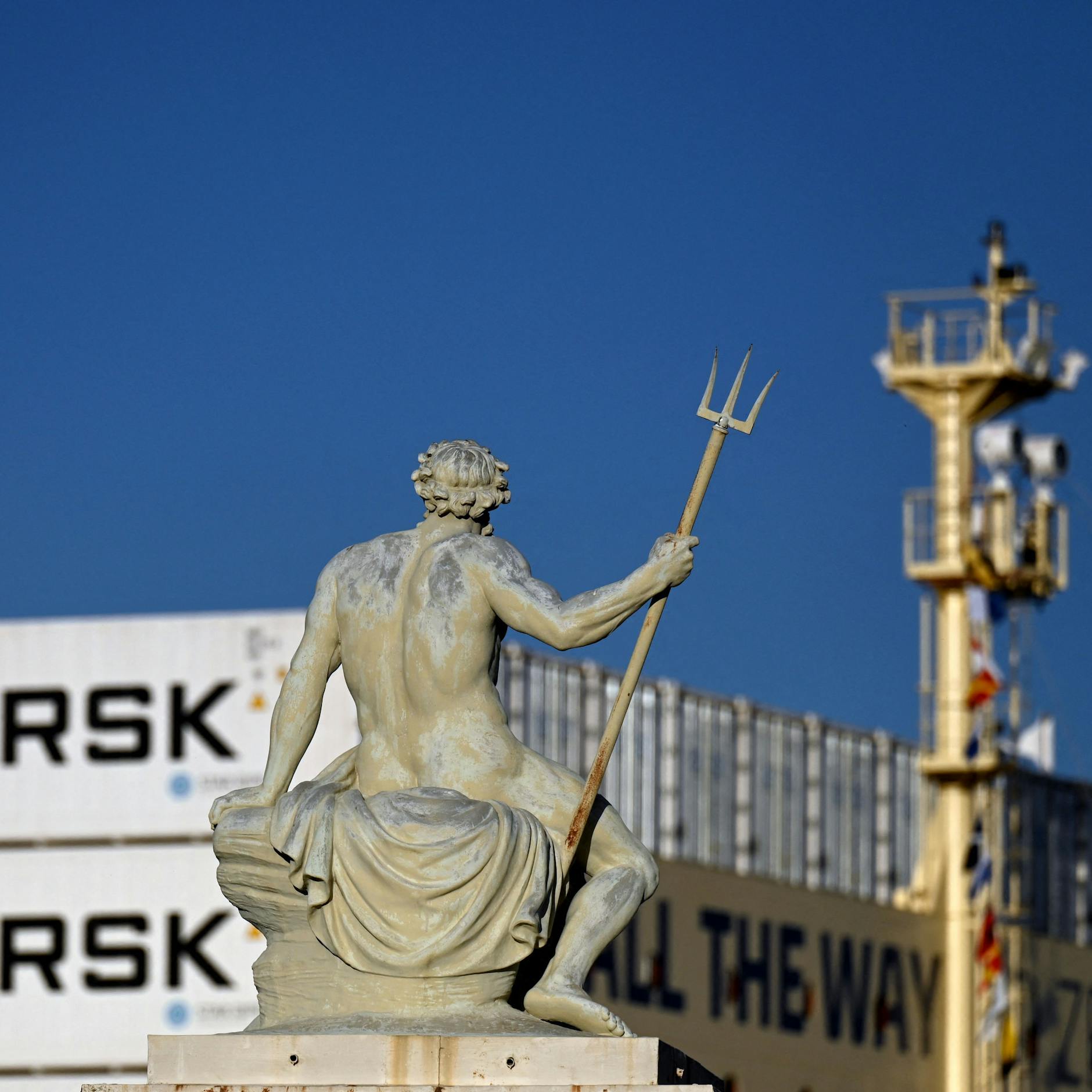 Image - Nach Huthi-Angriffen: Maersk und Hapag-Lloyd stoppen Fahrten im Roten Meer