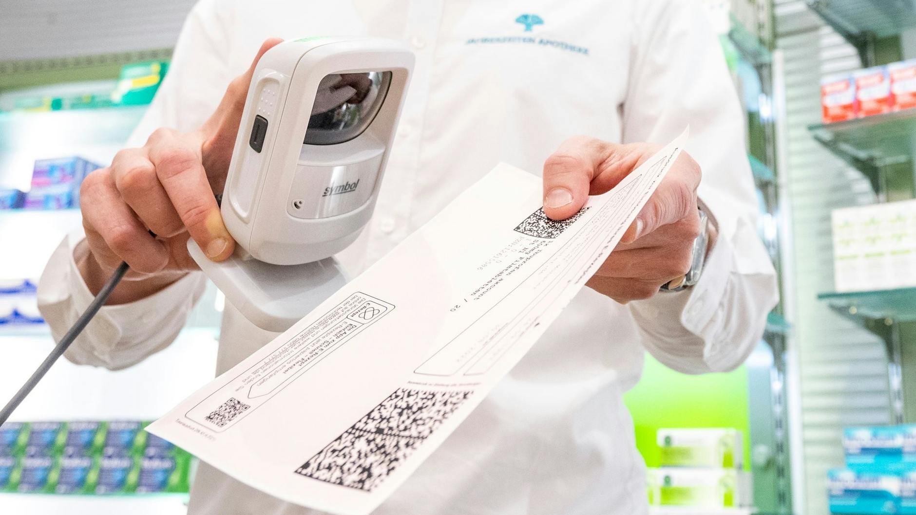 Vom 1. Januar 2024 an soll es für Ärztinnen und Ärzte verpflichtend sein, Verschreibungen elektronisch auszustellen.