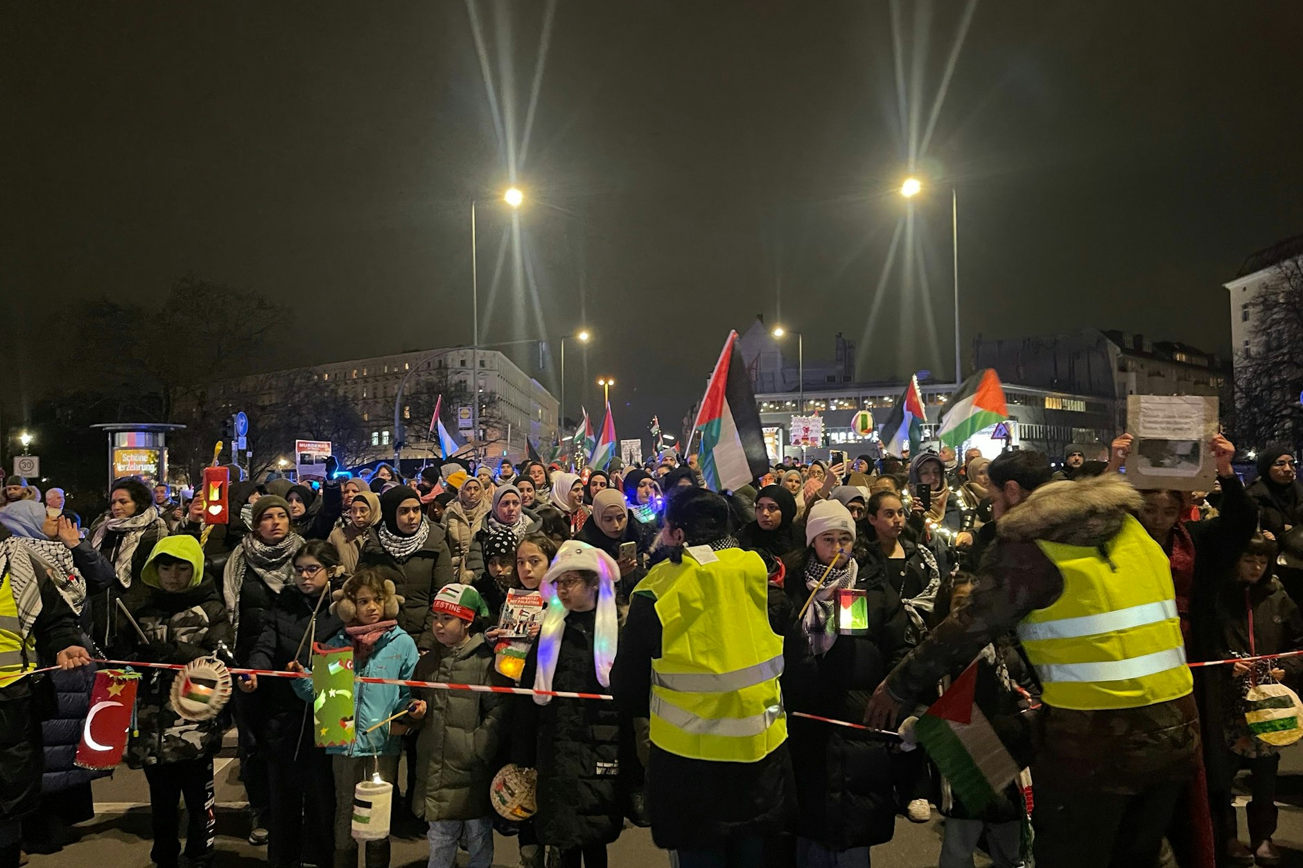 Demonstration am Kottbusser Damm.
