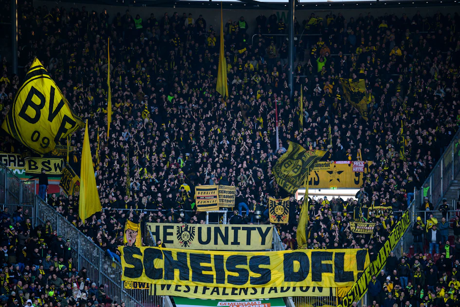 „Scheiß DFL“: Heftige Fan-Proteste in allen Bundesliga-Stadien