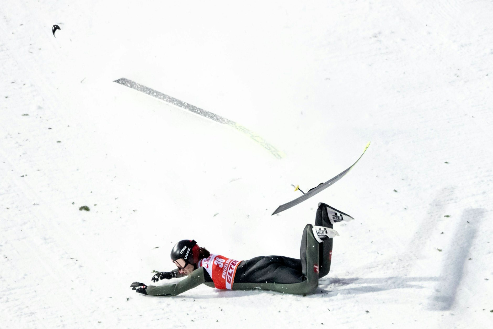 Nach 122 Metern verliert Anna Odine Ström (25) die Kontrolle - und stürzt schwer.