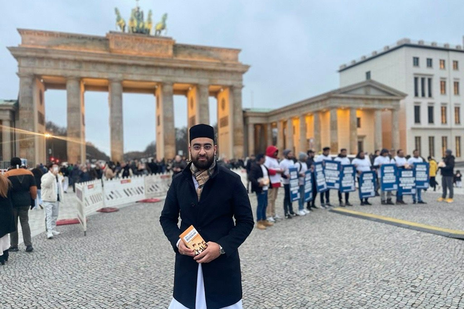 Imam Sheraz Rana auf dem Pariser Platz