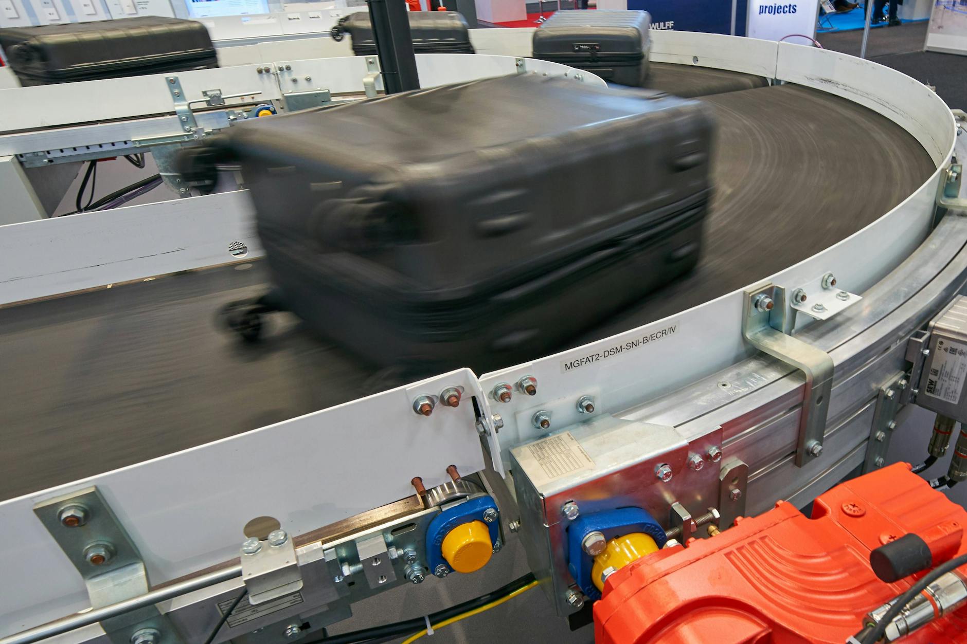 Aus Koffern wurde am Flughafen auf Teneriffa geklaut.