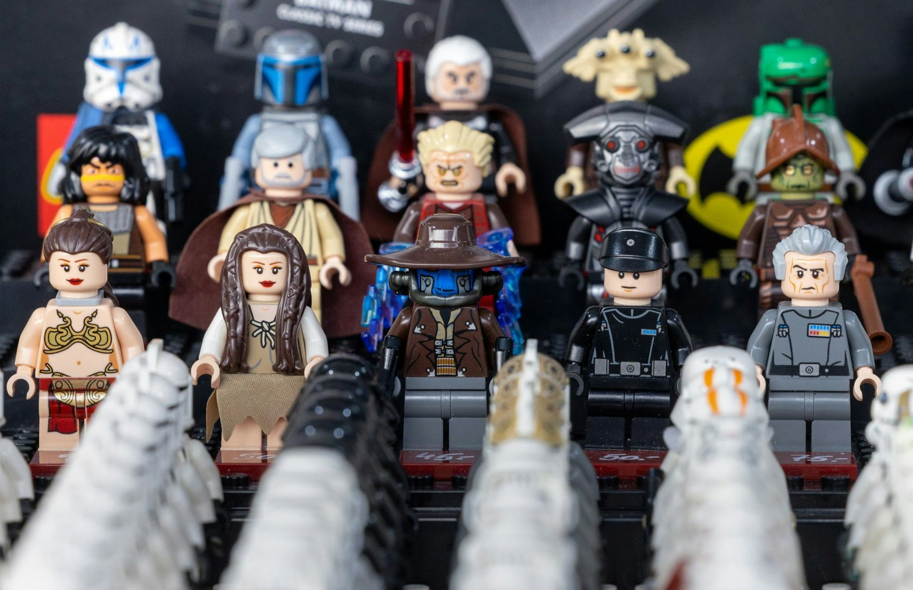 ARCHIV - Star-Wars-Figuren von Lego.  