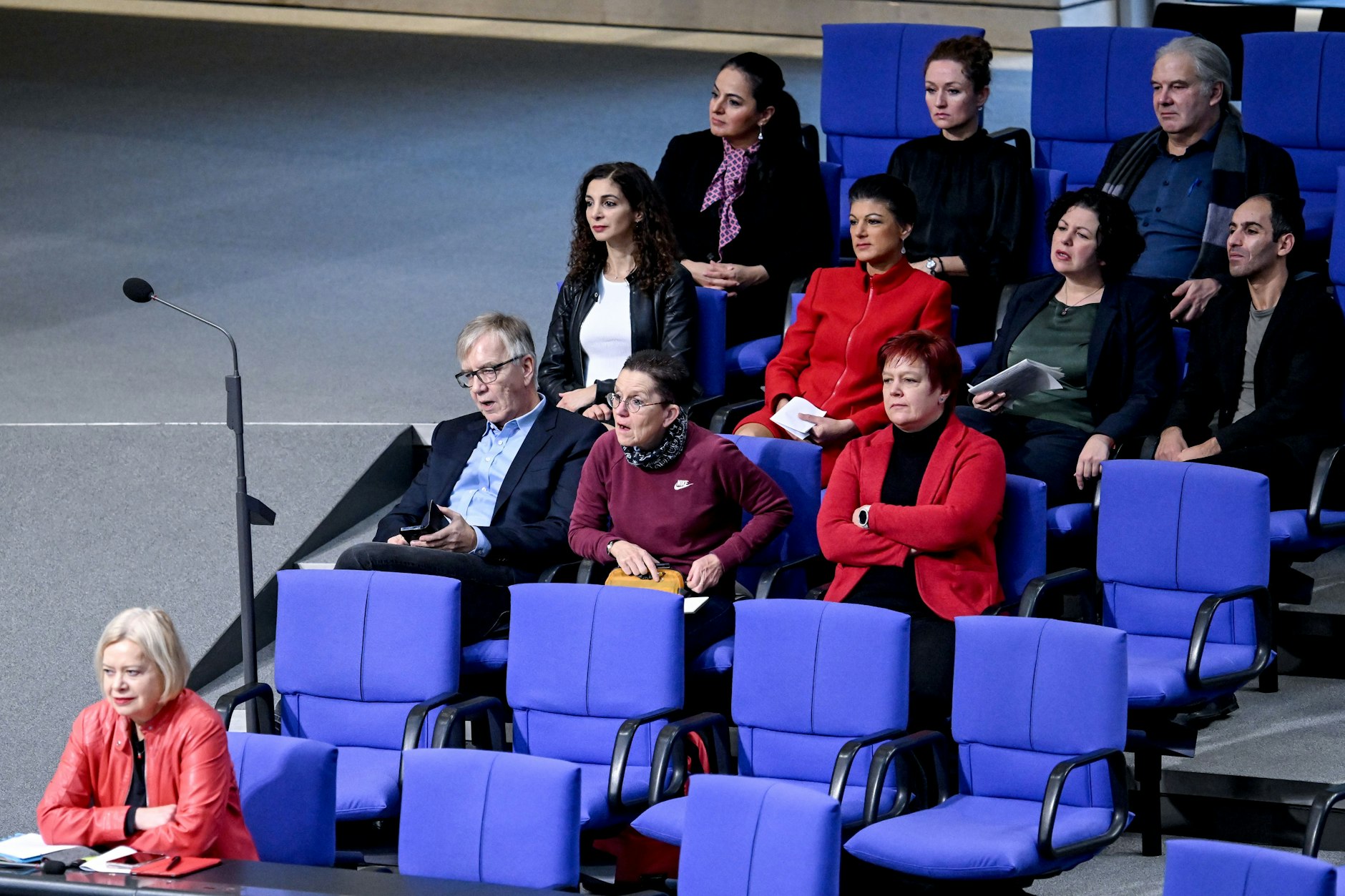 Aufatmen bei der Linken: Die Abgeordneten der Linkspartei im Deutschen Bundestag dürfen voraussichtlich ihr Mandat erhalten.