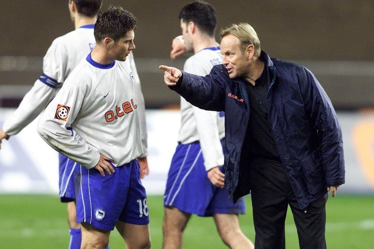 Vor mehr als 20 Jahren spielte Pal Dardai unter Trainer Jürgen Röber (r.). „Von dieser Mannschaft reden die Fans noch heute“, sagt der Ungar. 