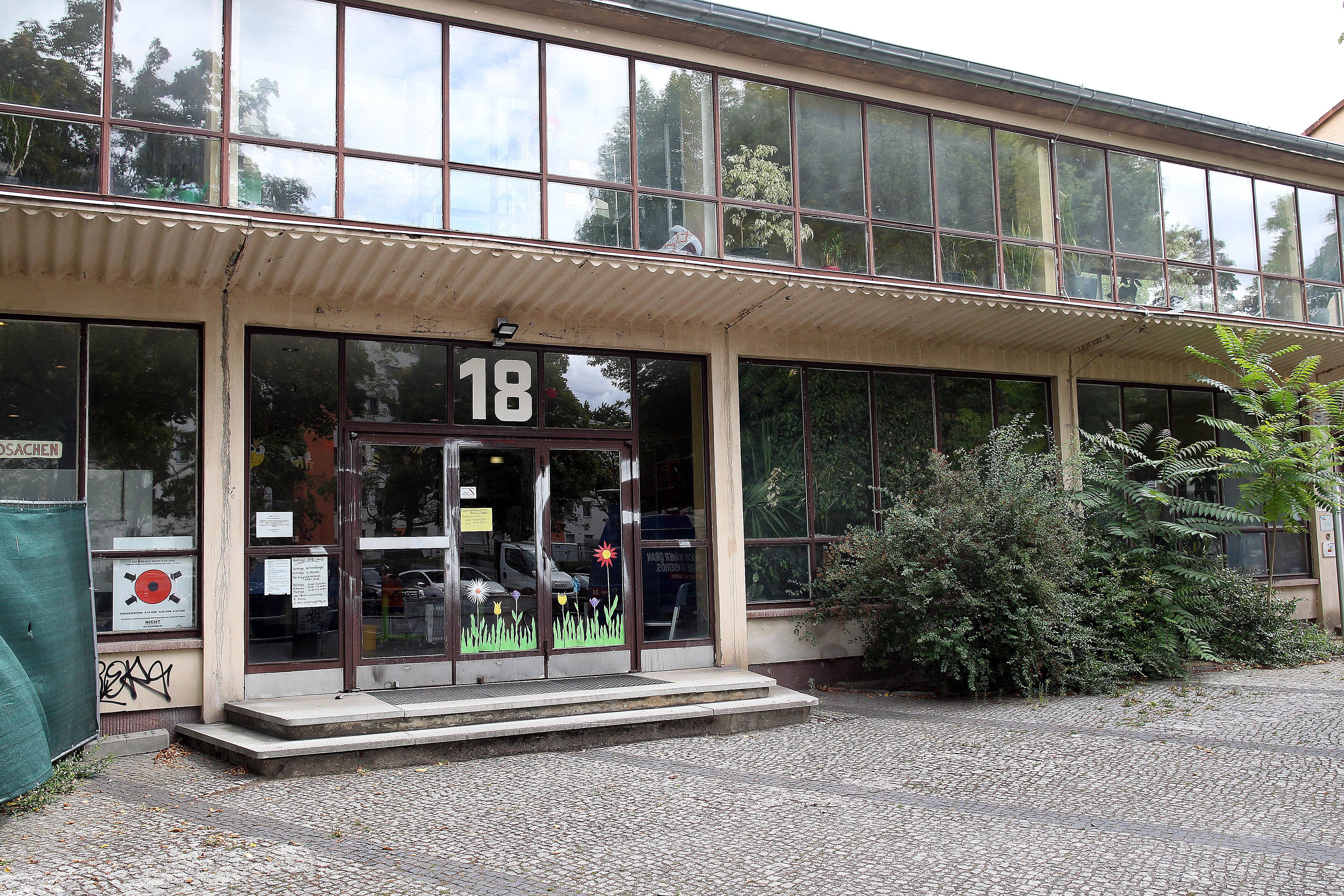 Grundsanierung und neue Sporthalle: Berliner Senat hilft Bezirk mit „Schimmel-Schule“ in Wedding