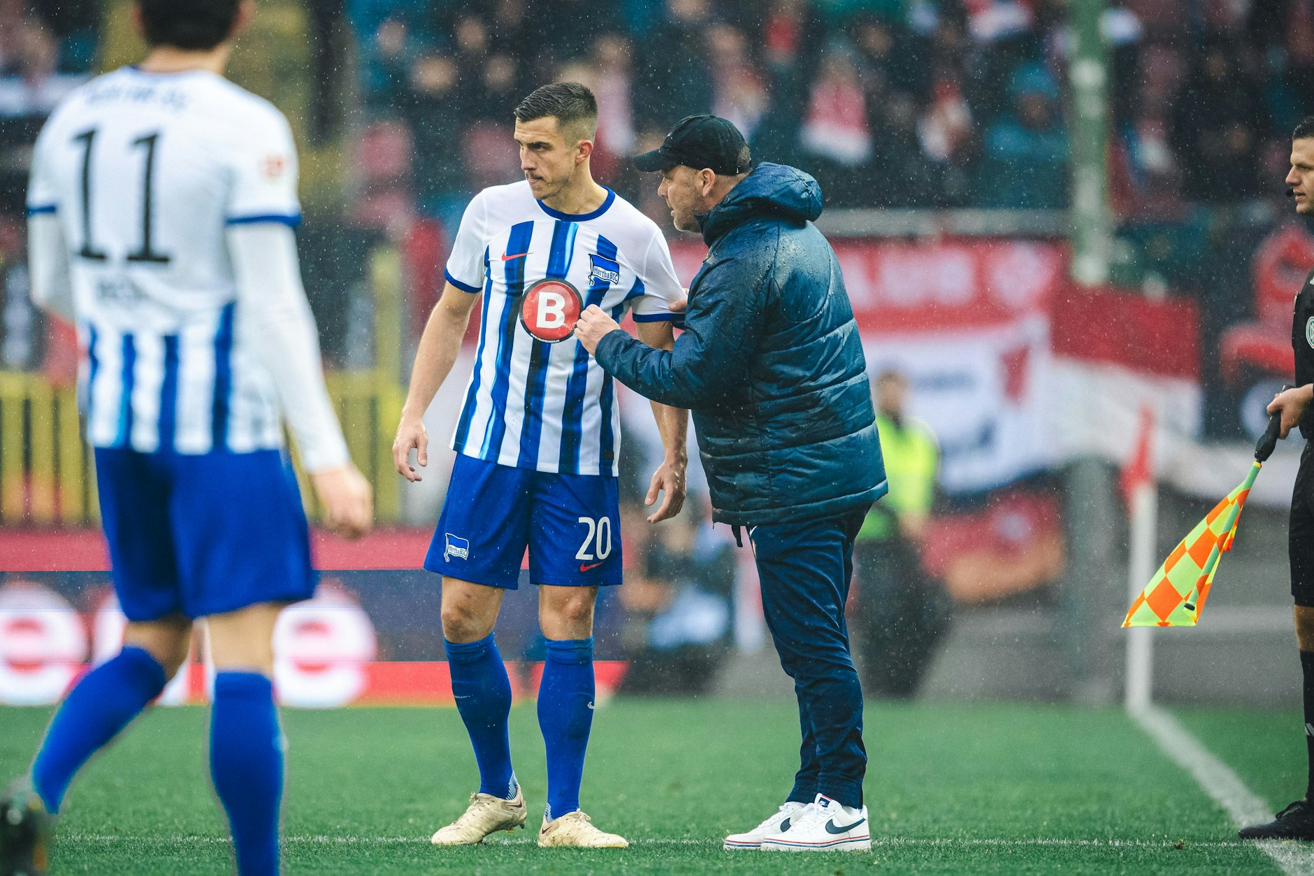 Hertha-Trainer Pal Dardai (47) schätzt Marc Kempf (28), will aber sehen, dass sich der Verteidiger verbessert.