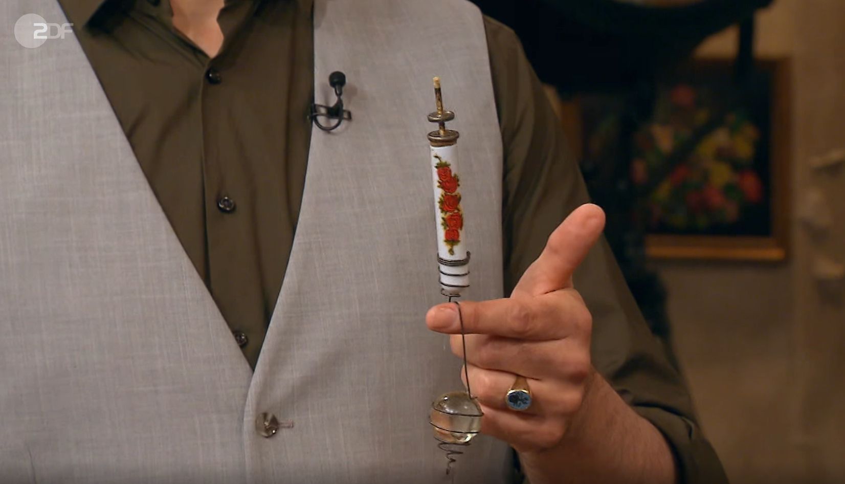 Antike Kerzen: „Bares für Rares“-Moderator klärt weihnachtliche Brandschutzfragen