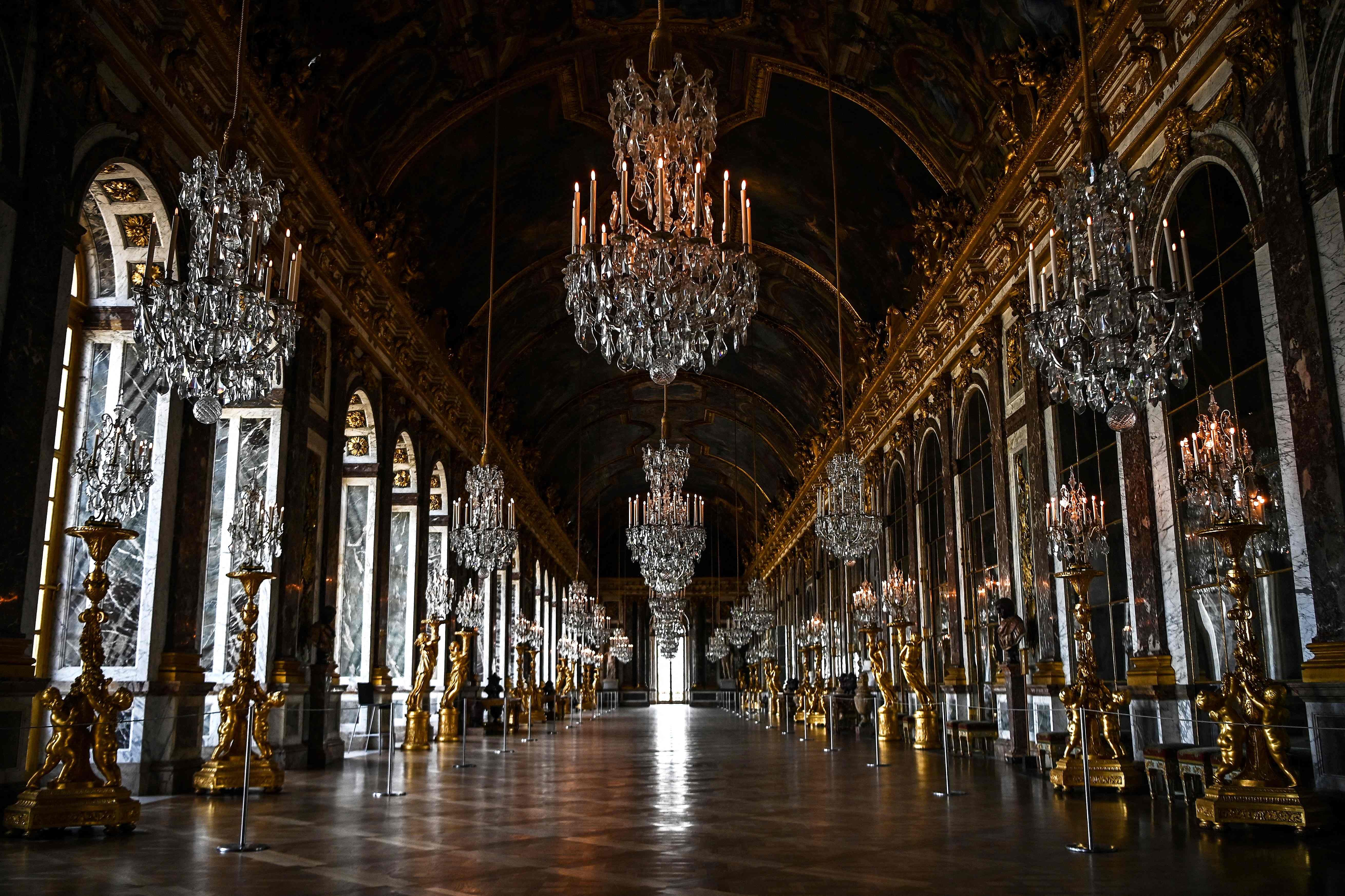 Image - Bombenalarm im Schloss Versailles