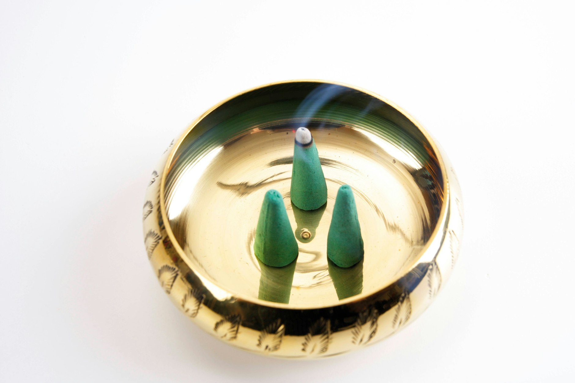 Ursprünglich stammen die Raucherkerzen aus dem Erzgebirge, wo auch die traditionellen Räuchermännchen hergestellt werden.