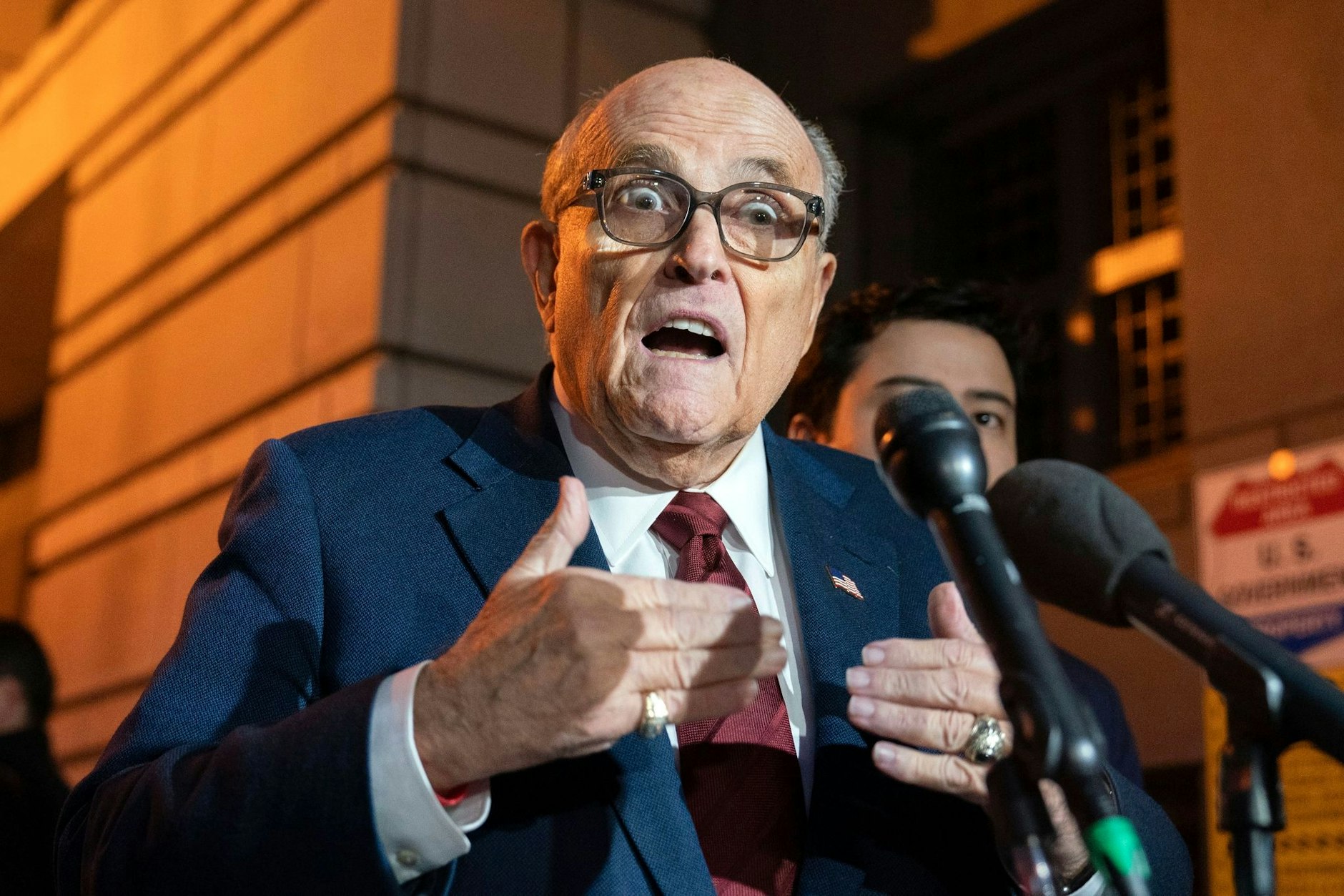 Hat unter anderem durch Lügen eine halbe Milliarde US-Dollar Schulden: Ex-Trump-Anwalt Rudy Giuliani.