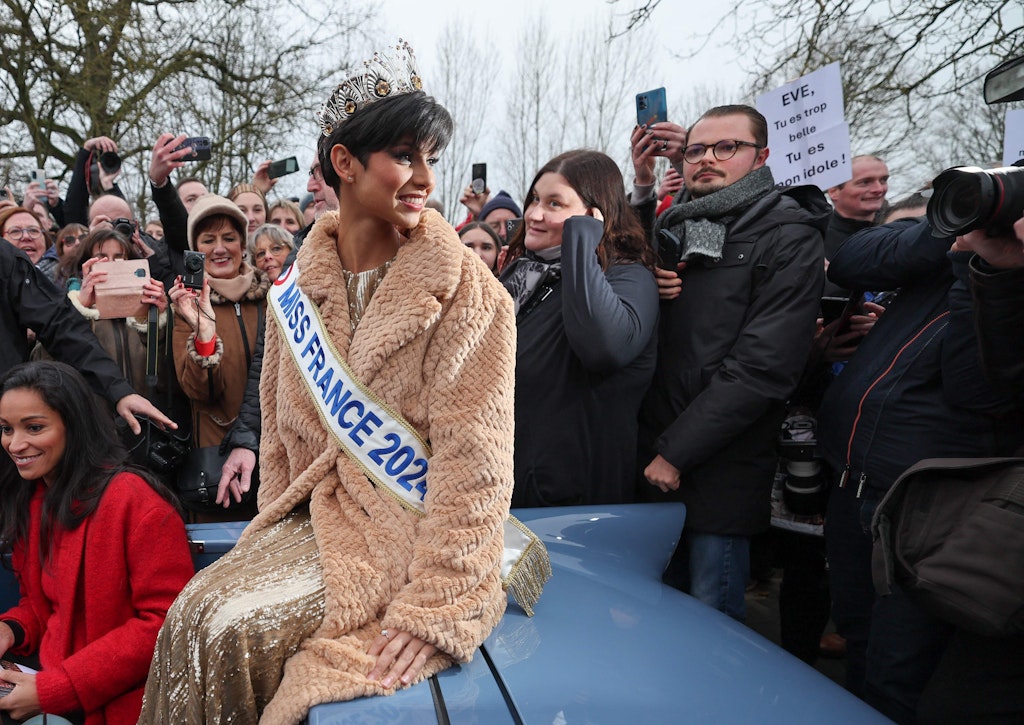 „Miss France“ hat erstmals kurze Haare Warum Berlin über den Skandal
