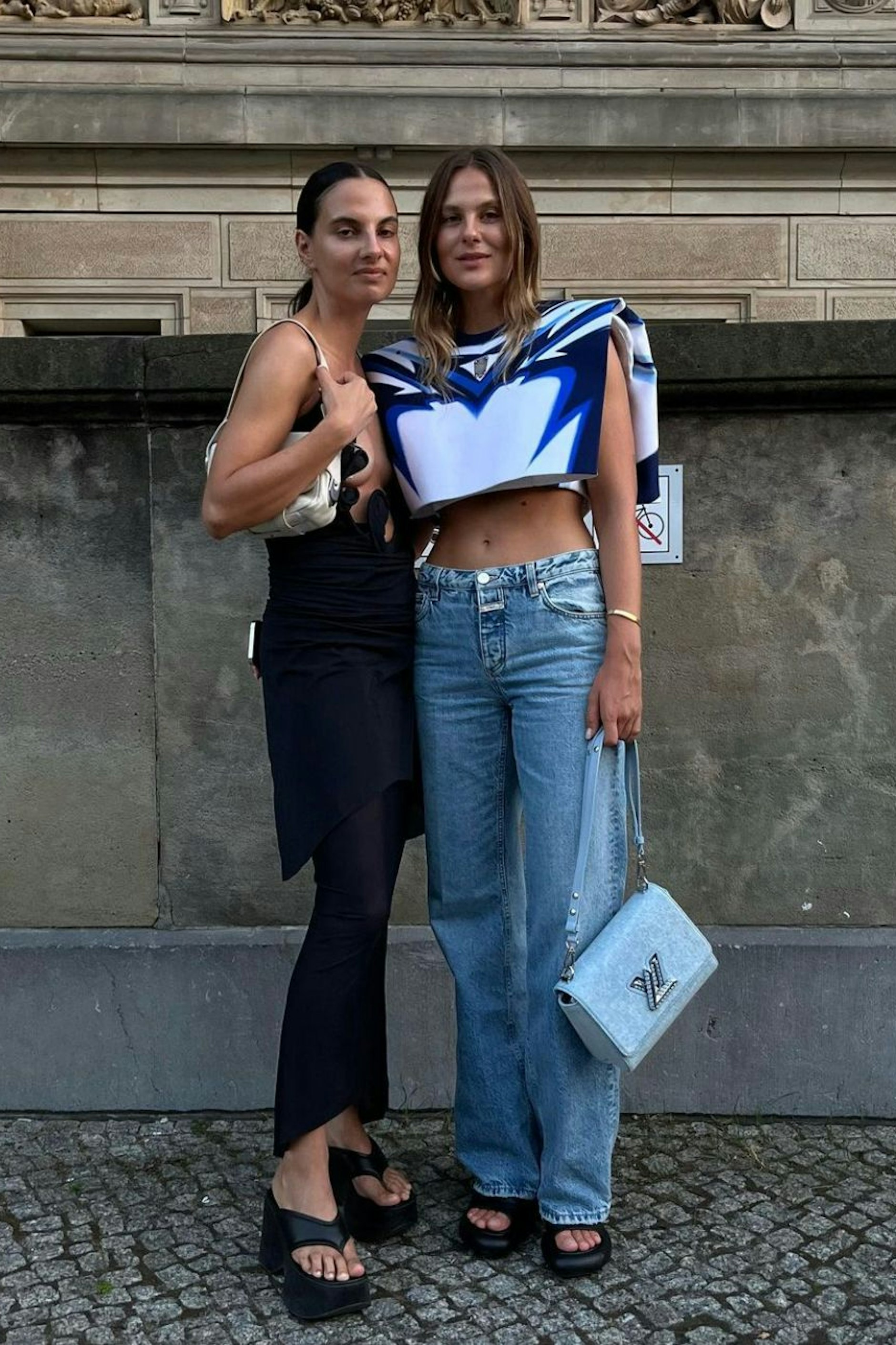 Anna und Alessa besuchten die Show von William Fan auf der Berlin Fashion Week. 