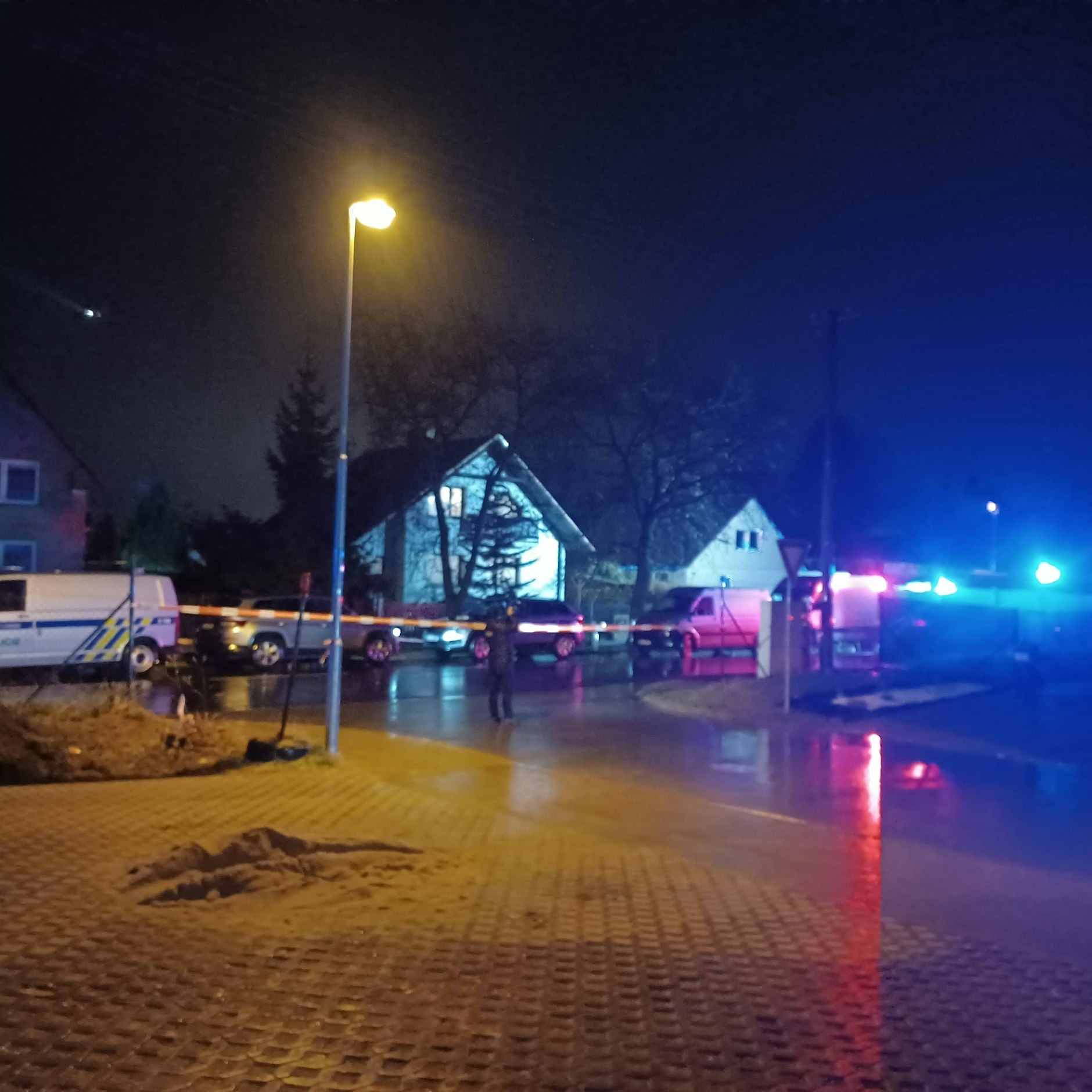 Das Haus im tschechischen Hostoun, in dem der 24-jährige David K. seinen Vater tötete.
