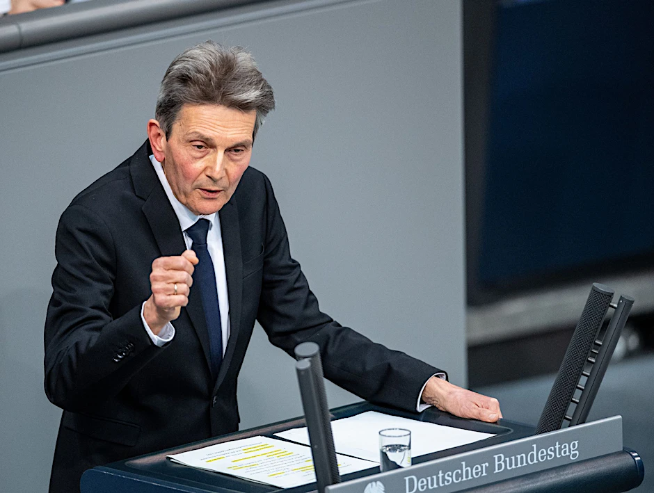 SPD-Fraktionschef Rolf Mützenich warnt wegen der Einsparungen vor einer Spaltung der Gesellschaft.  