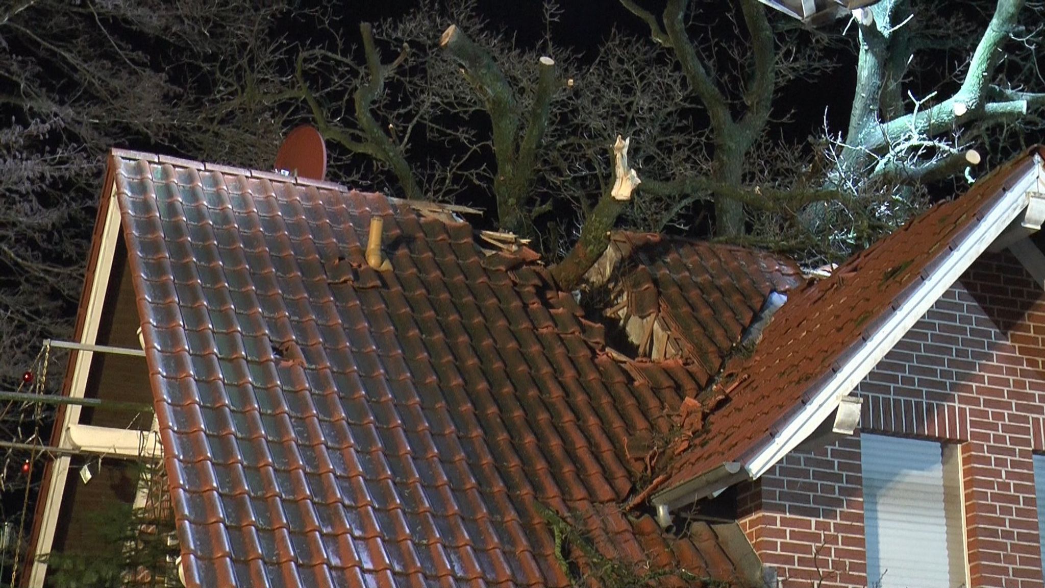 Image - Sturmtief „Zoltan“: Diese Zugverbindungen fallen aus – schwere Sturmflut befürchtet