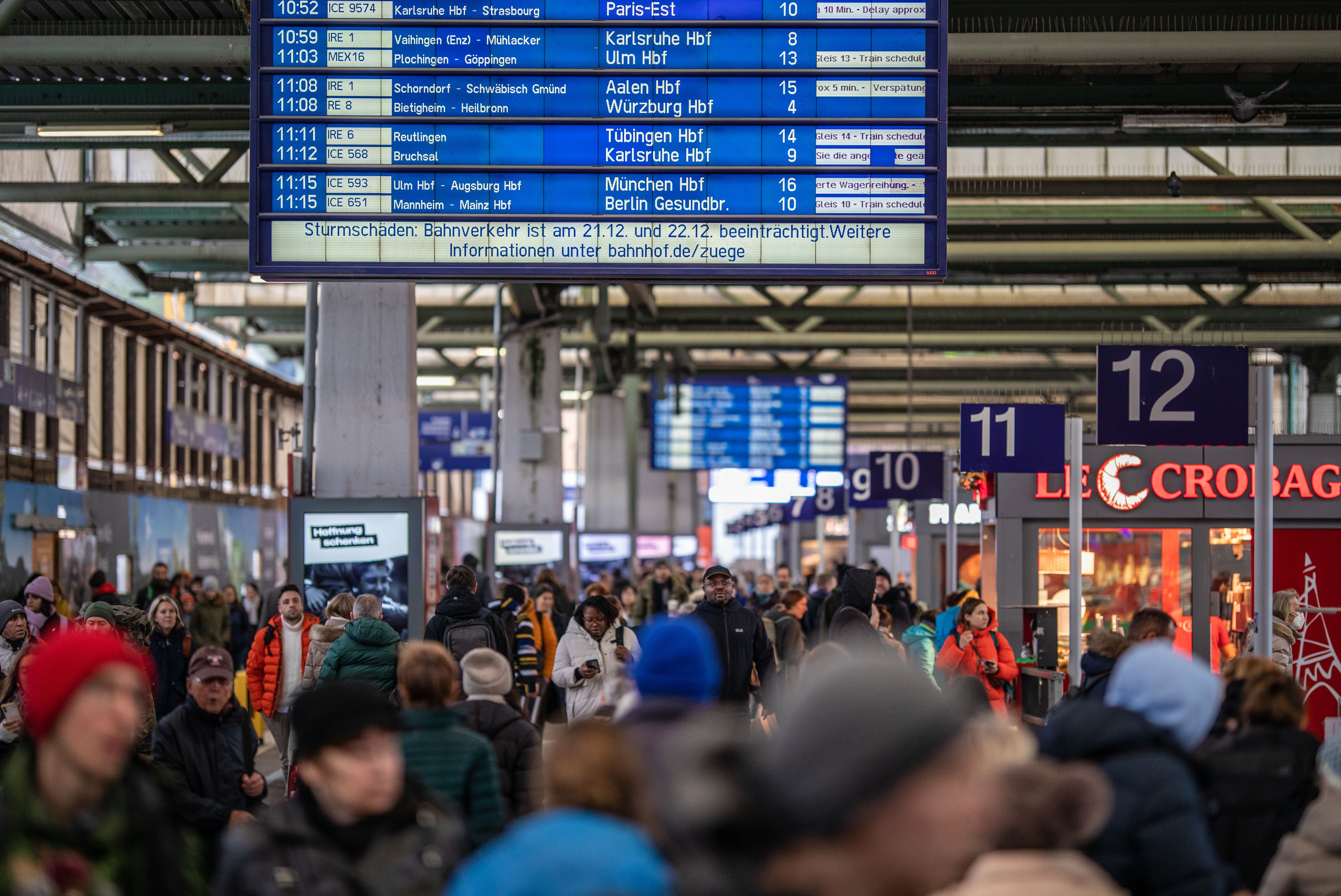 Sturmtief Zoltan Sorgt Für Bahnchaos Und Überschwemmungen