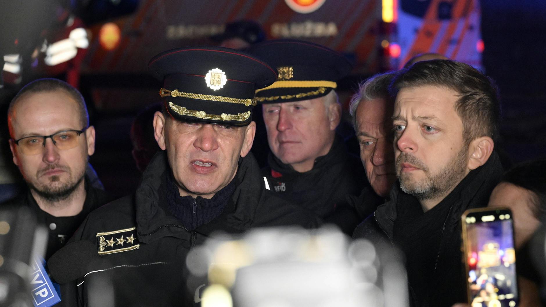 Polizeichef Martin Vondrasek am Tatort.